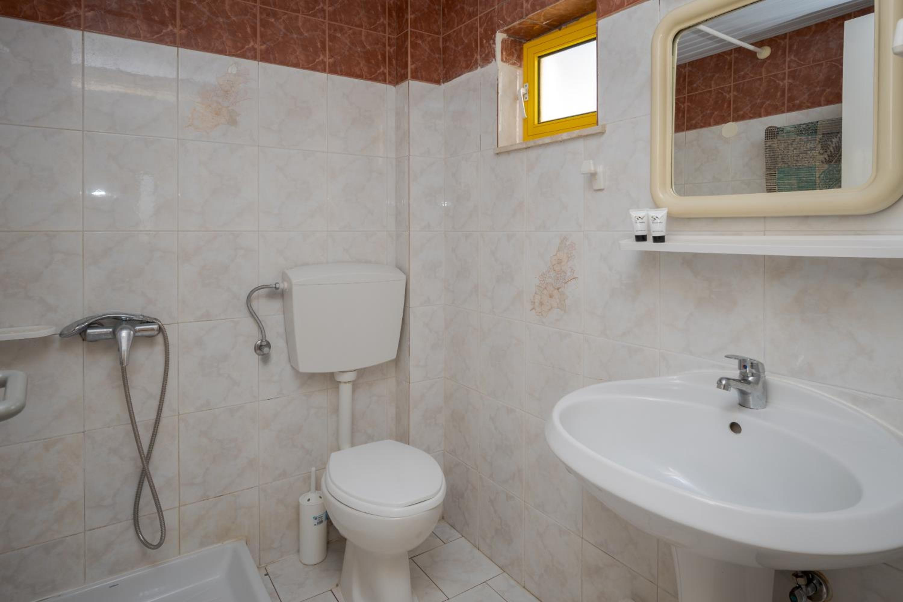 Apartment (3 Adults) photo 3