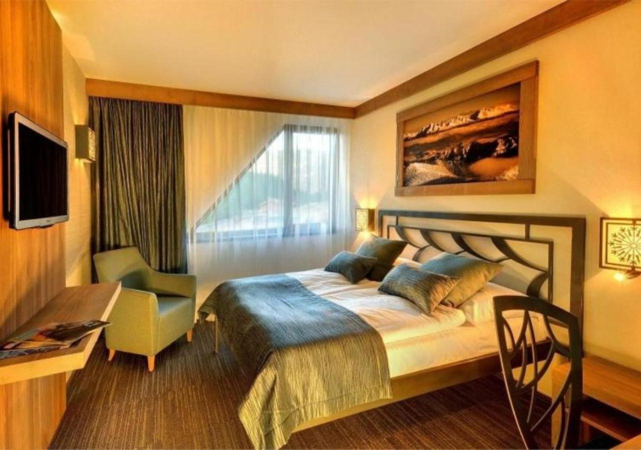 Deluxe Double or Twin Room - Photo 13