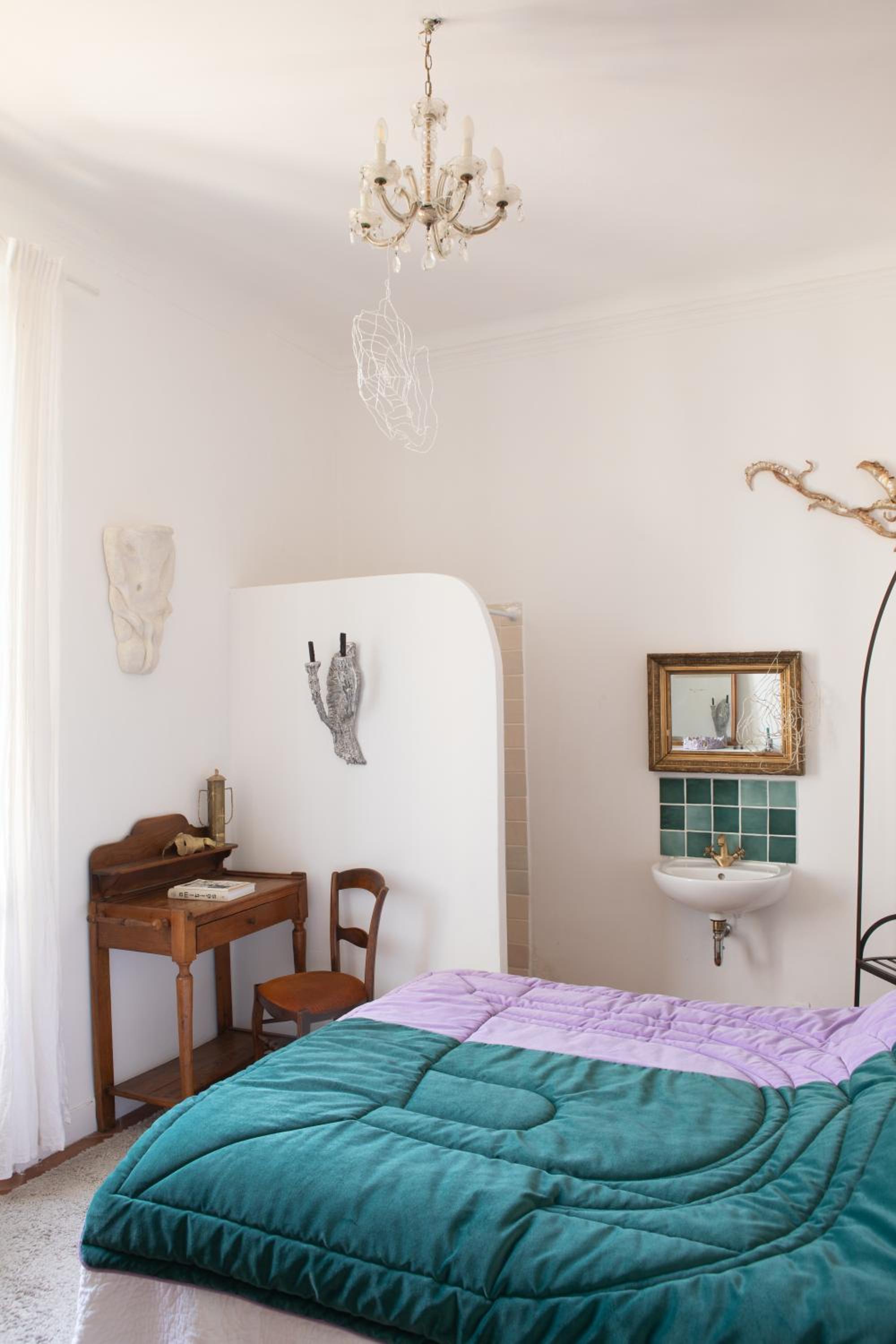 Double Room with Private Bathroom - Photo 2