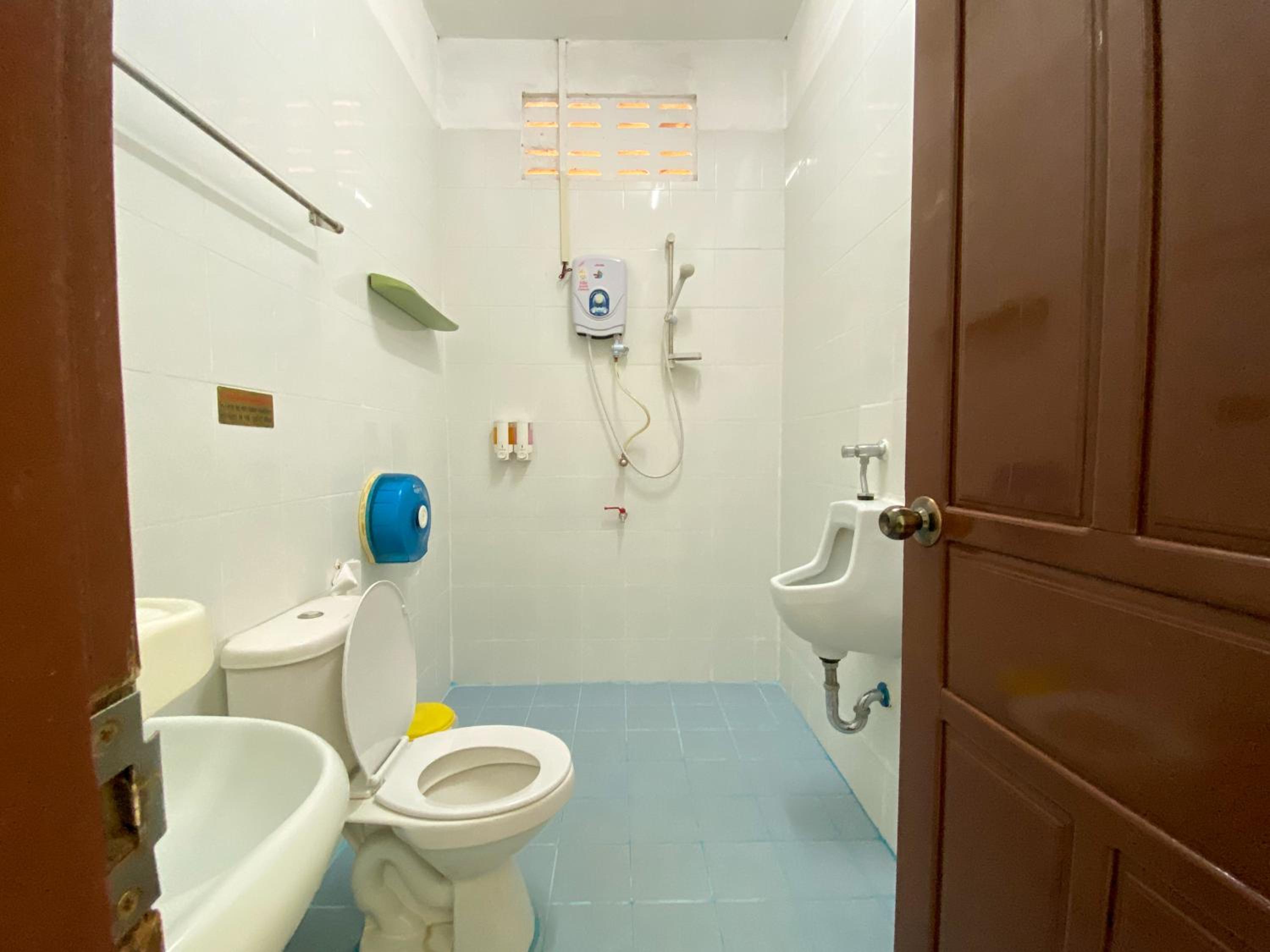 Twin Room with Shared Bathroom