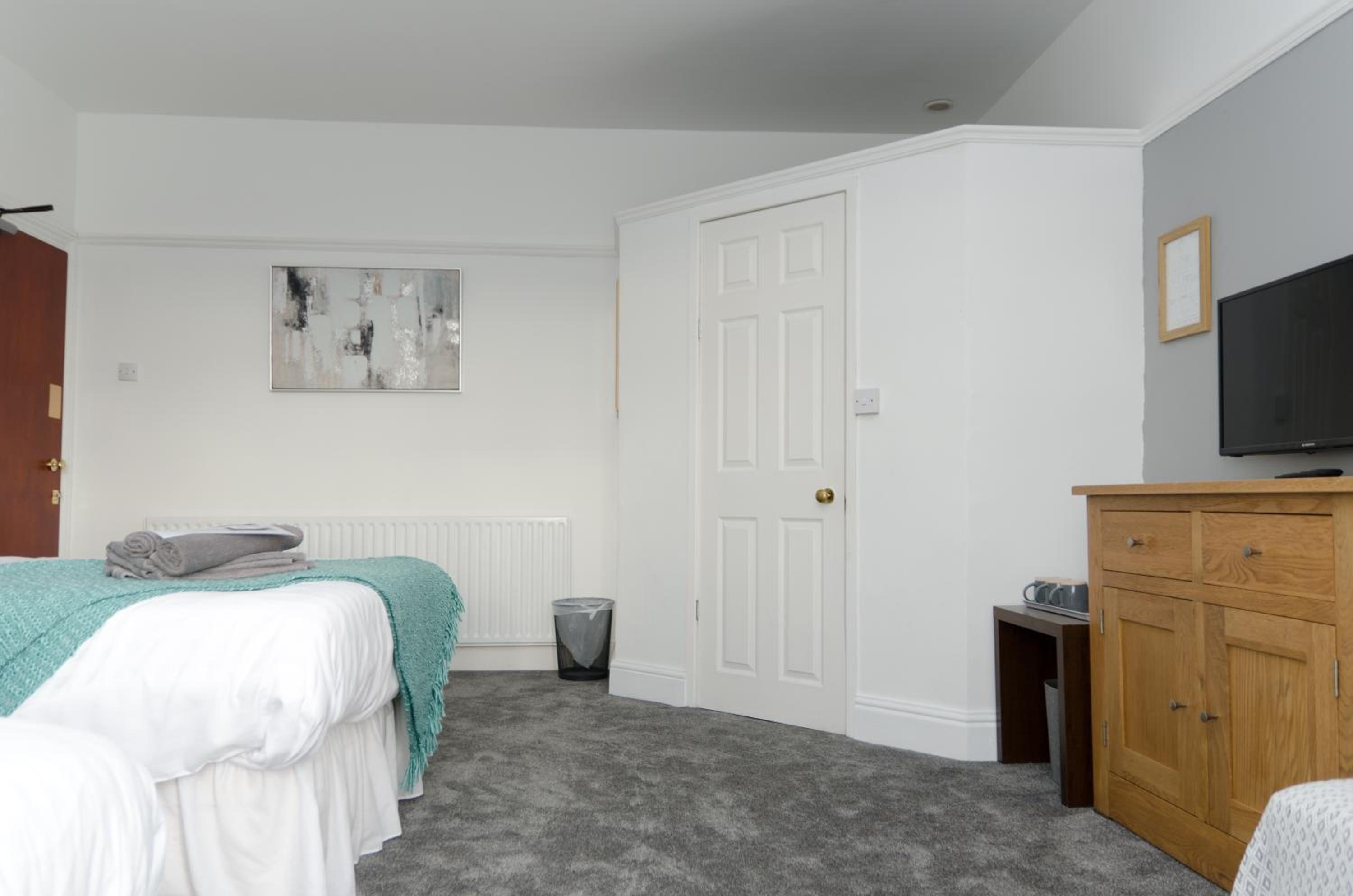 Family Room - Photo 3