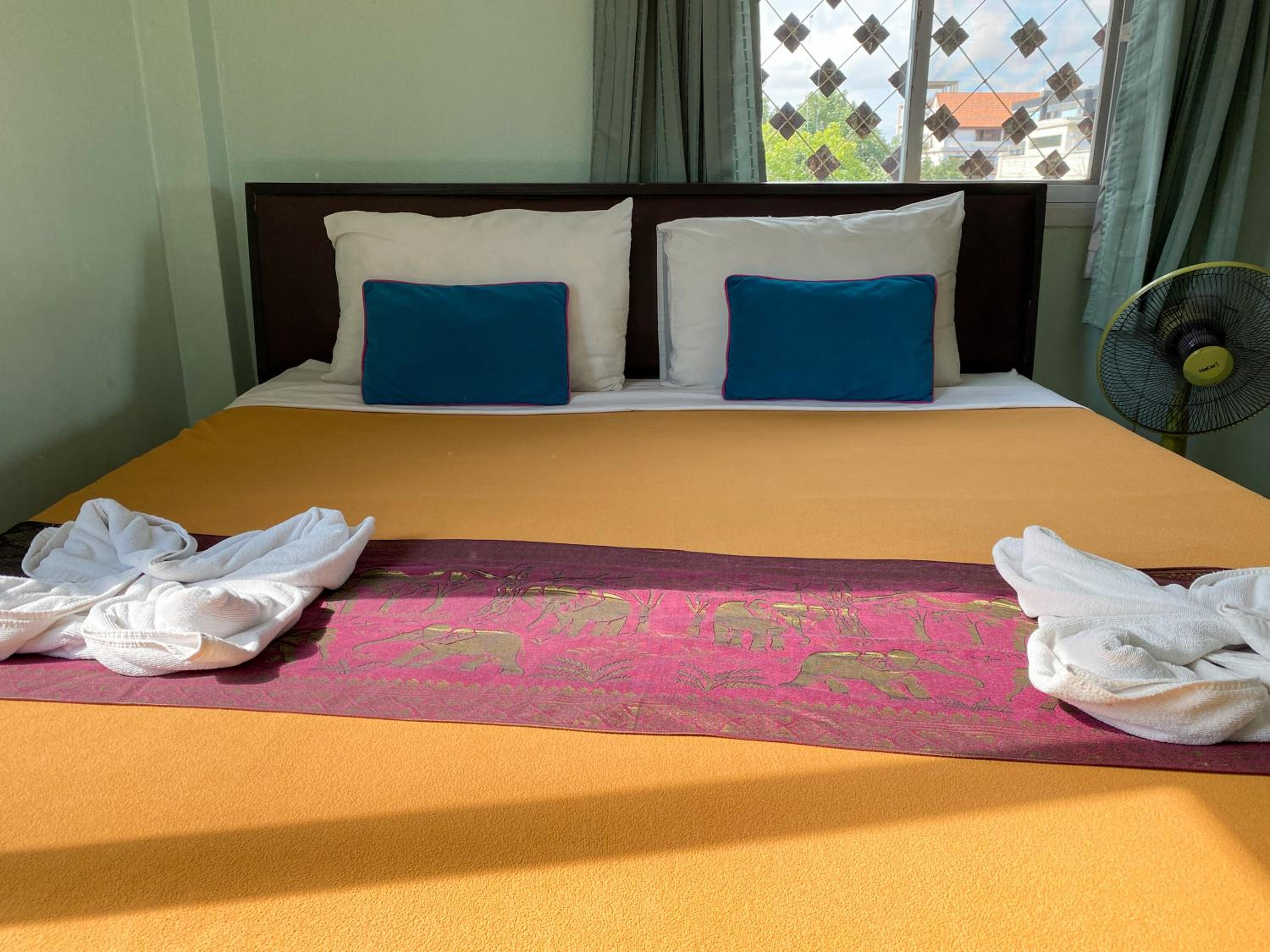 Double Room with Shared Bathroom photo 3