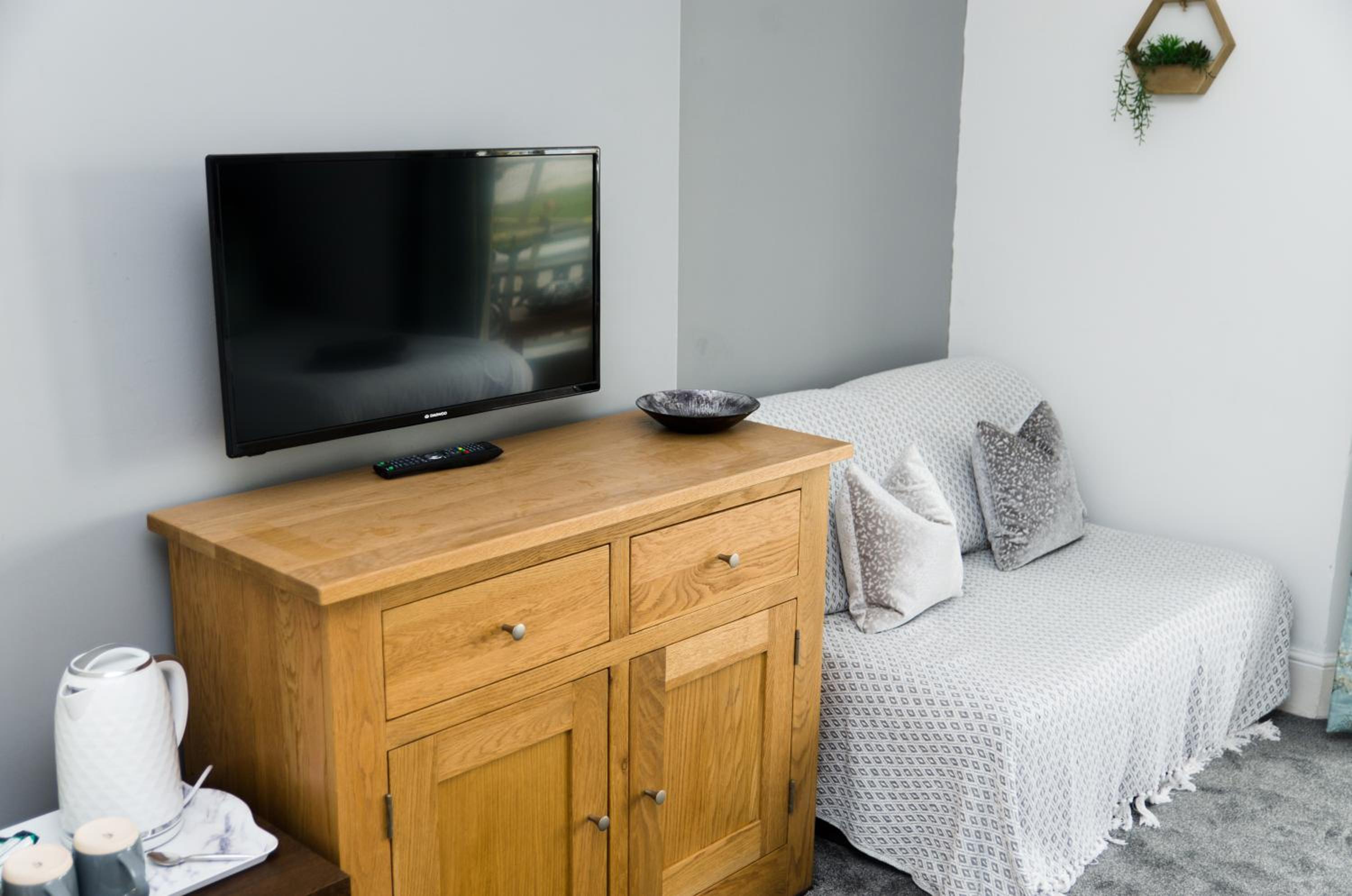 Family Room - Photo 2