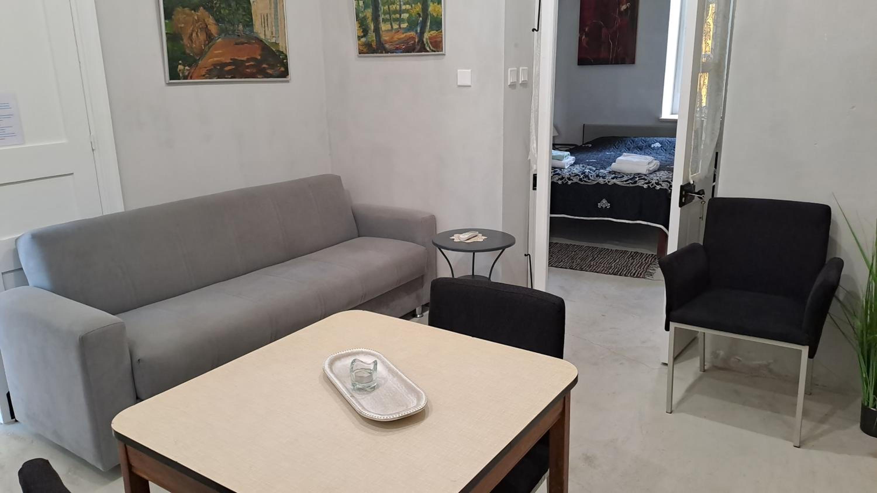 One-Bedroom Apartment - Photo 6