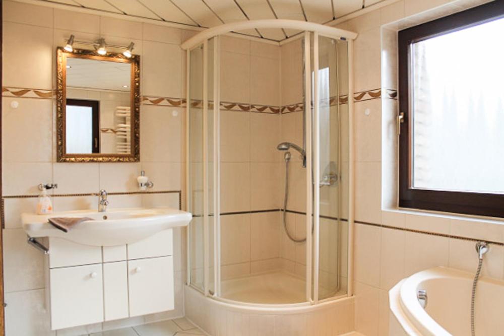 Double or Twin Room with Shared Bathroom photo 3