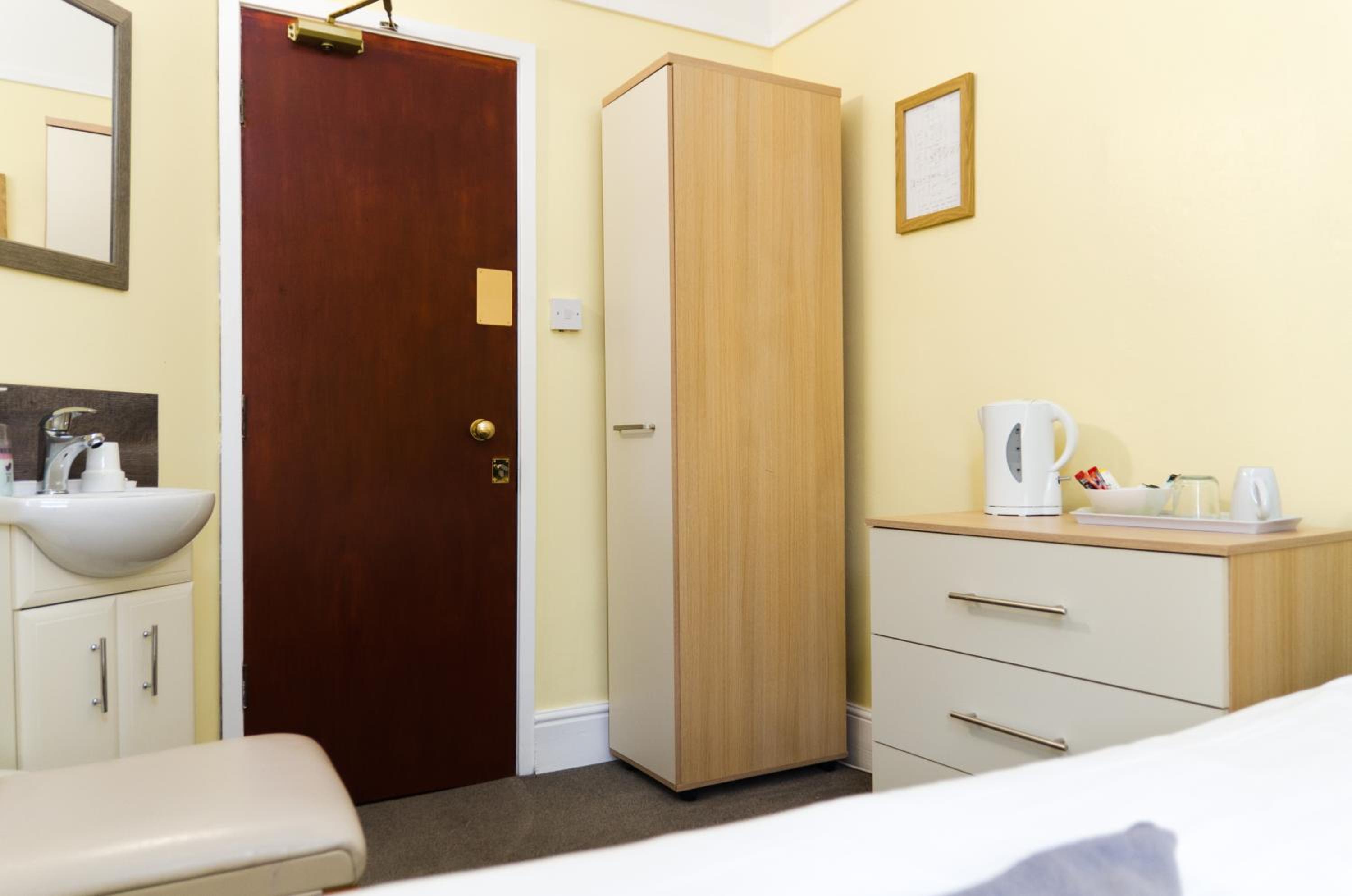 Single Room photo 2