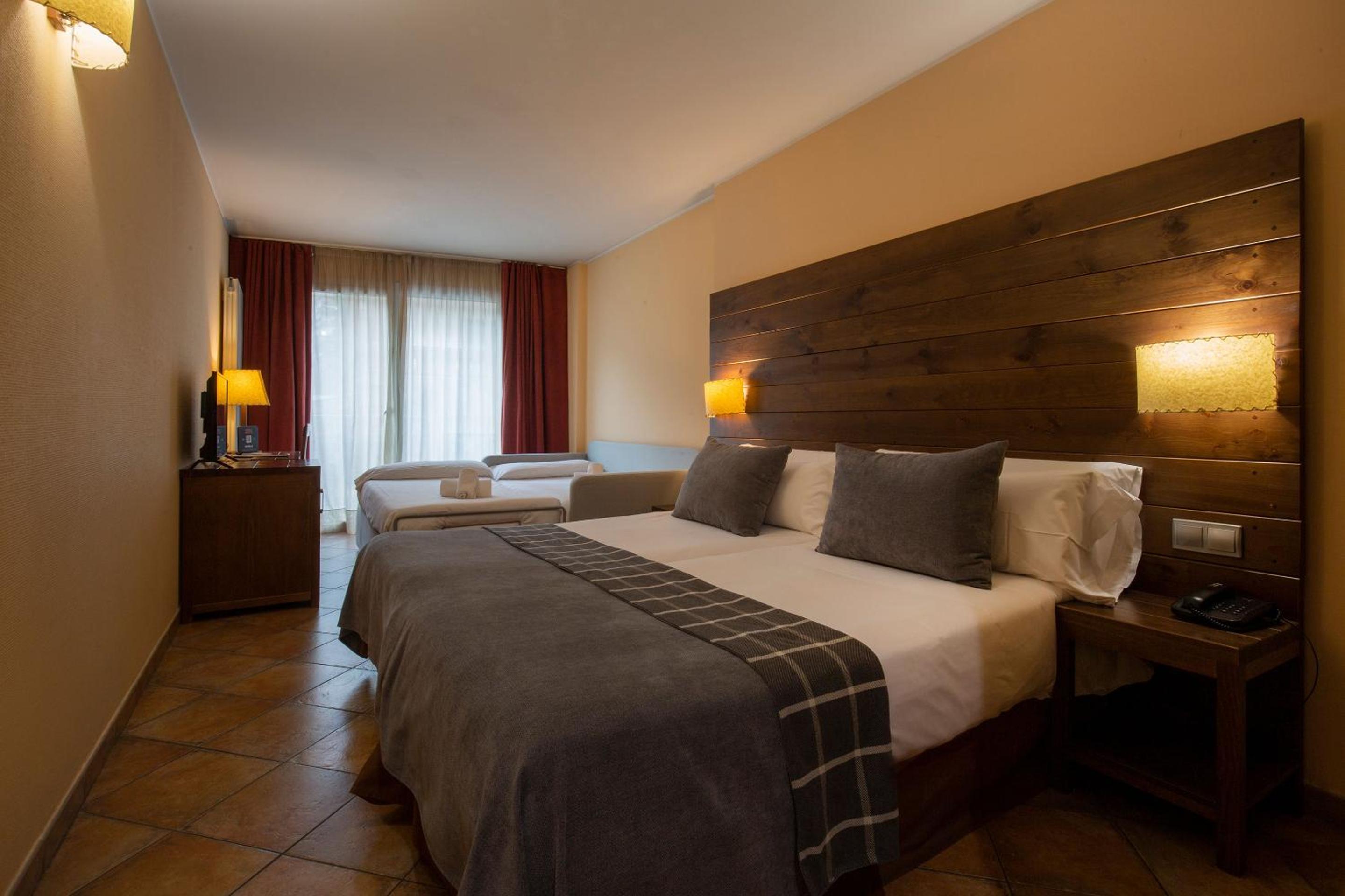 Quadruple Room (4 Adults) photo 1