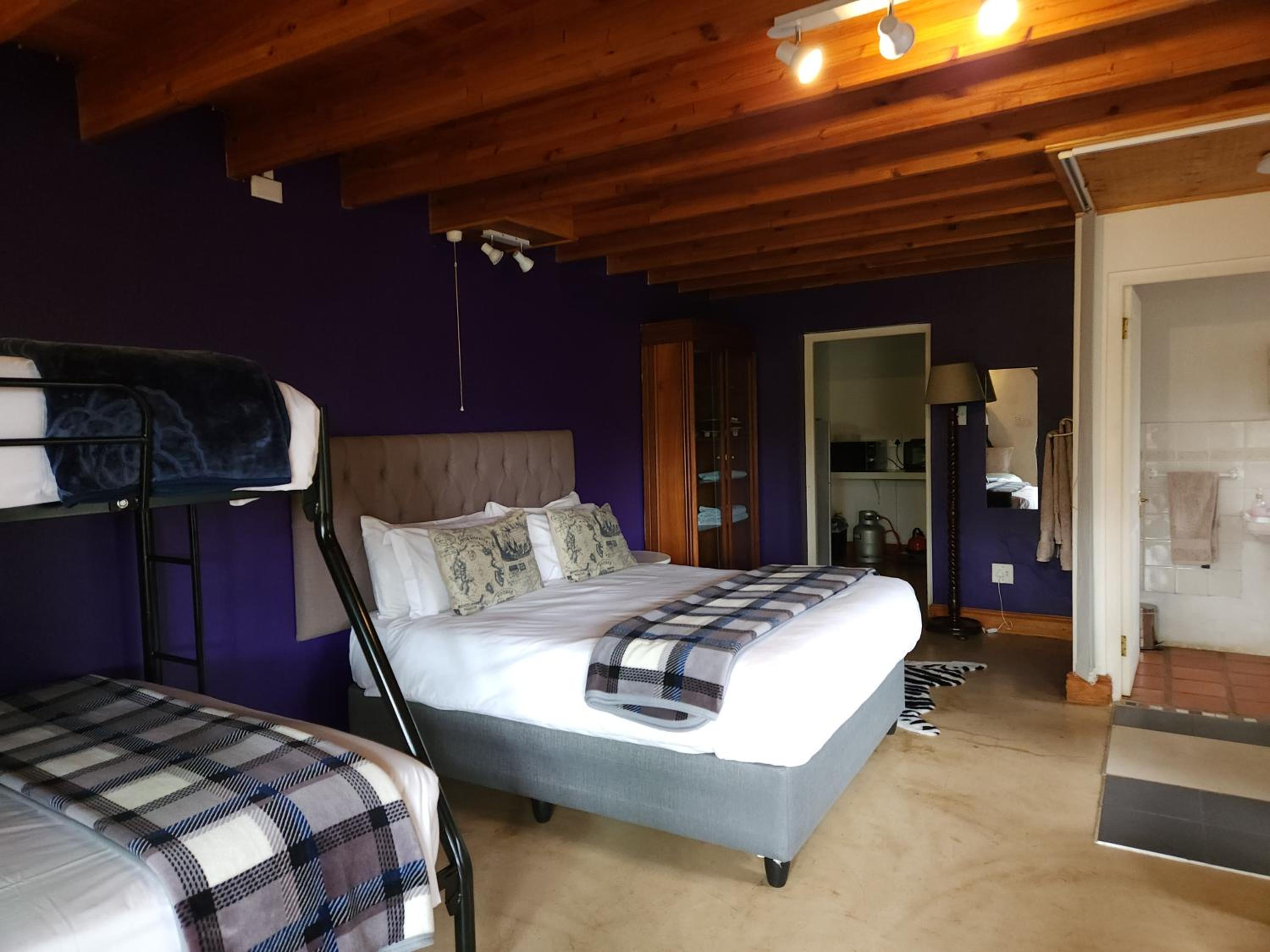 Family Room with Garden View - Photo 8
