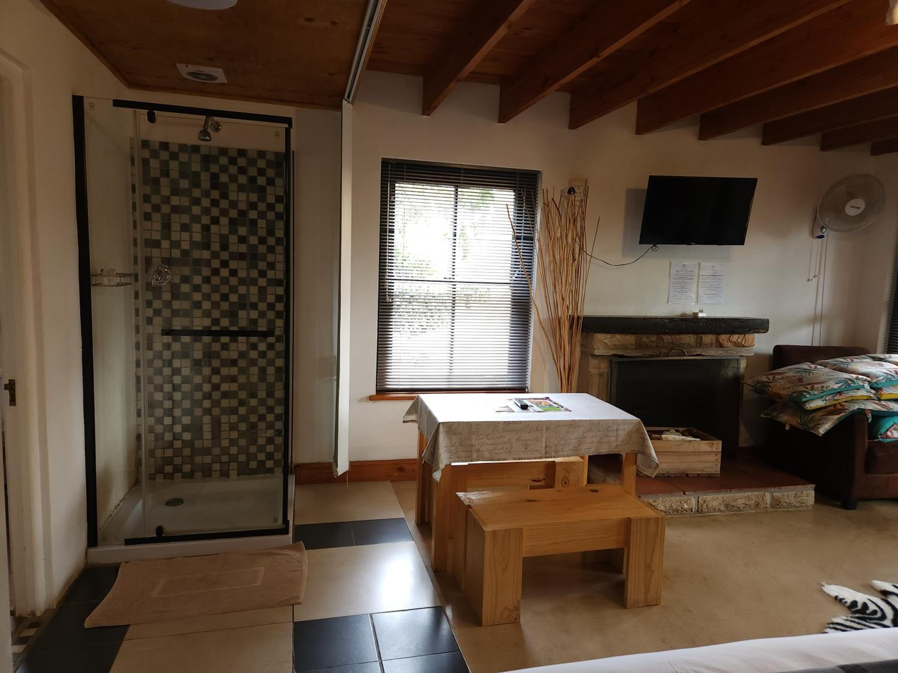 Family Room with Garden View - Photo 7