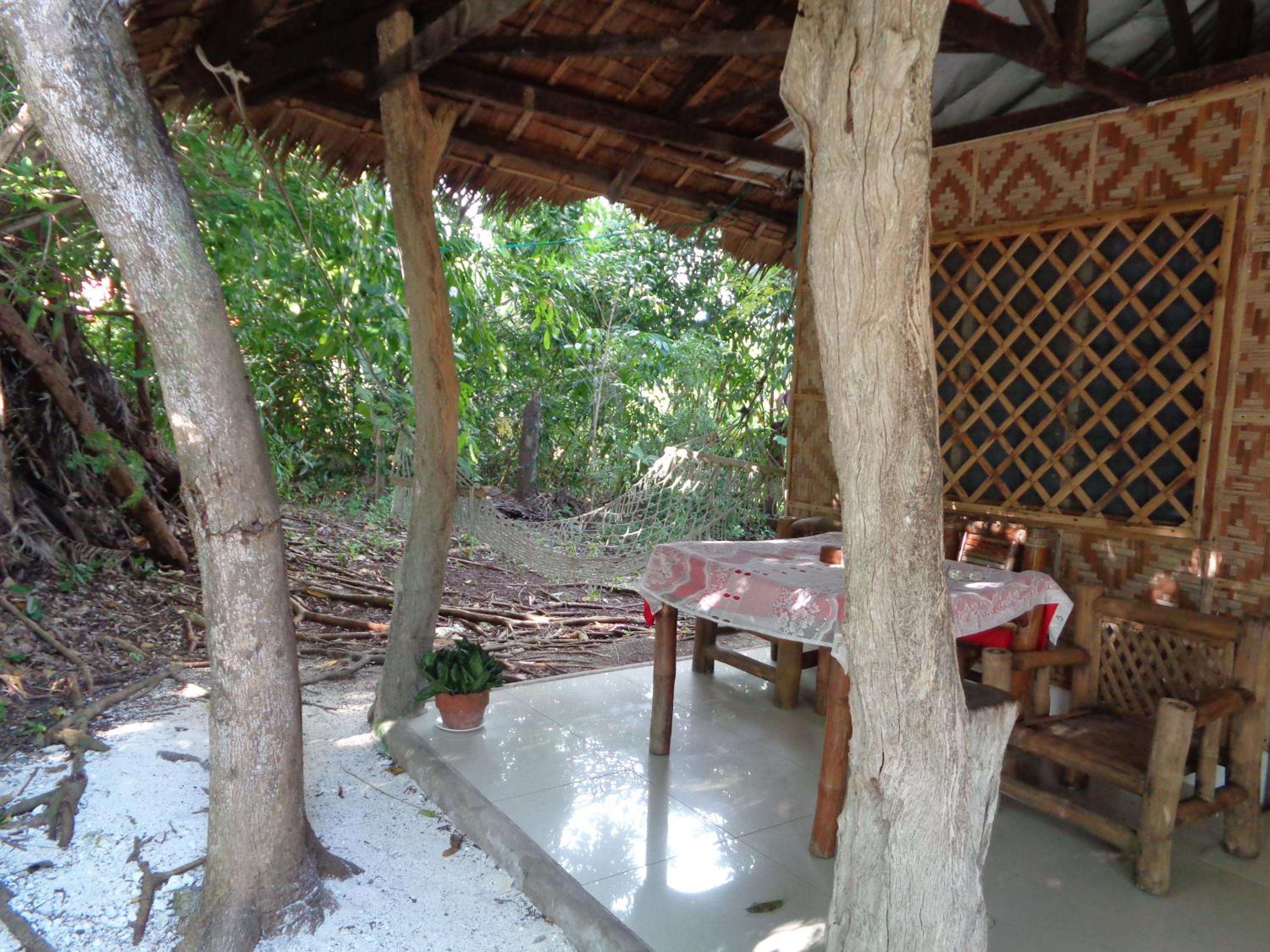 Deluxe Double Room with Balcony - Photo 9
