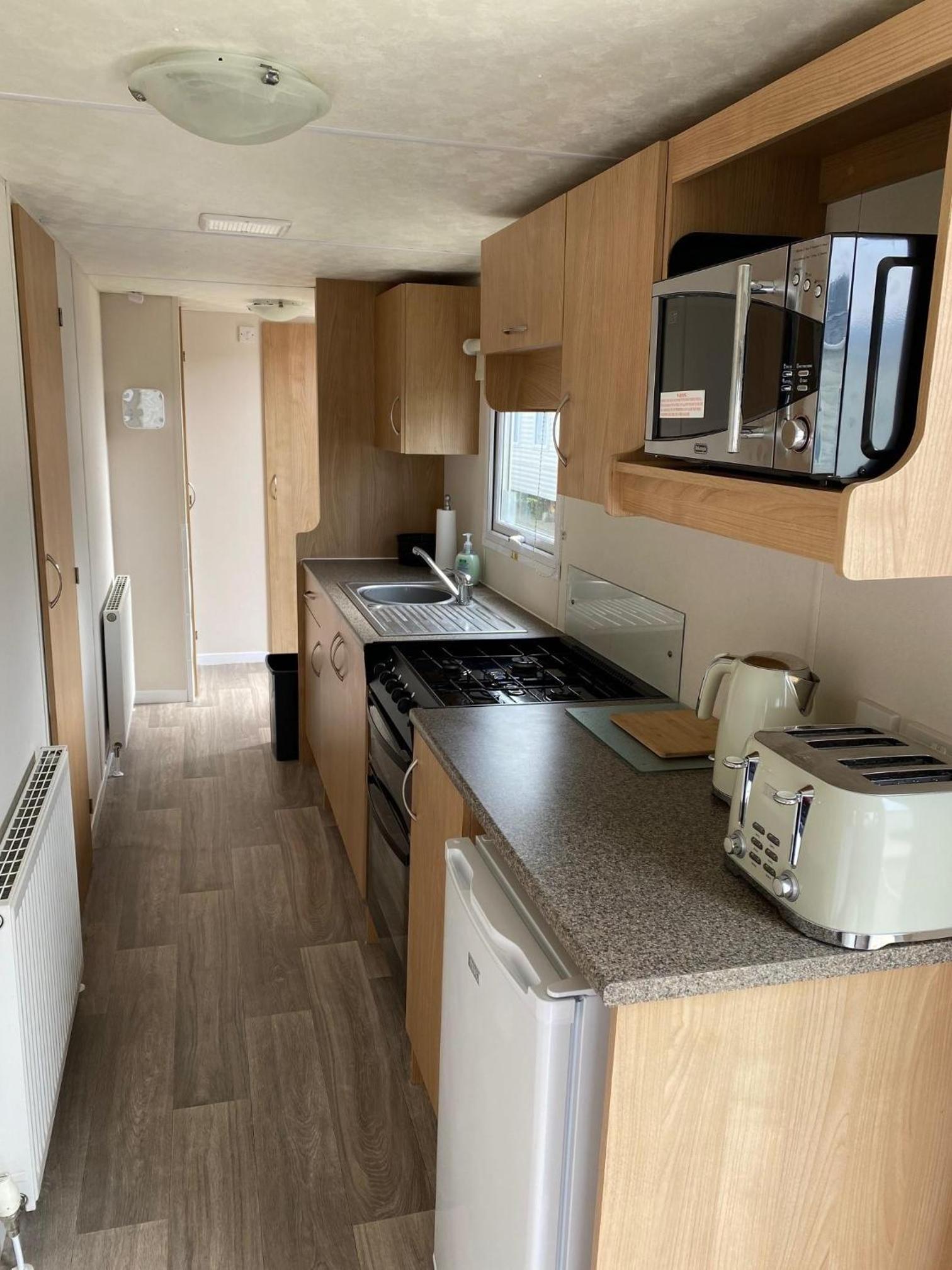 Mobile Home photo 3
