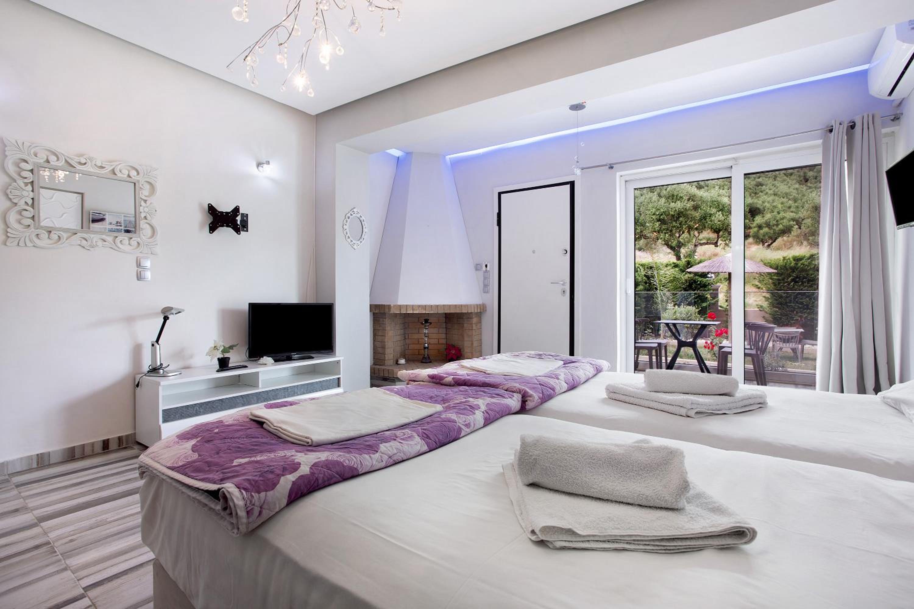 Superior One-Bedroom Apartment with Balcony