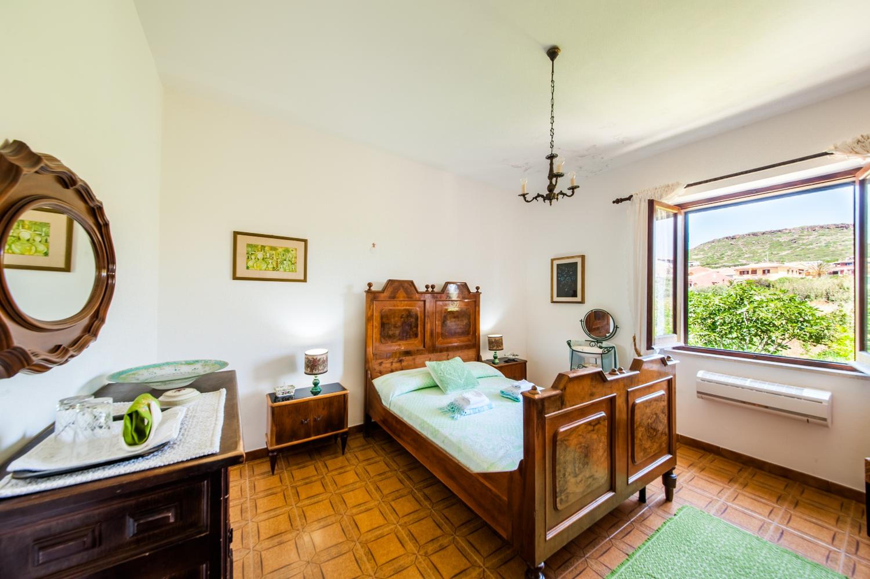 Deluxe Room (2 Adults + 1 Child)