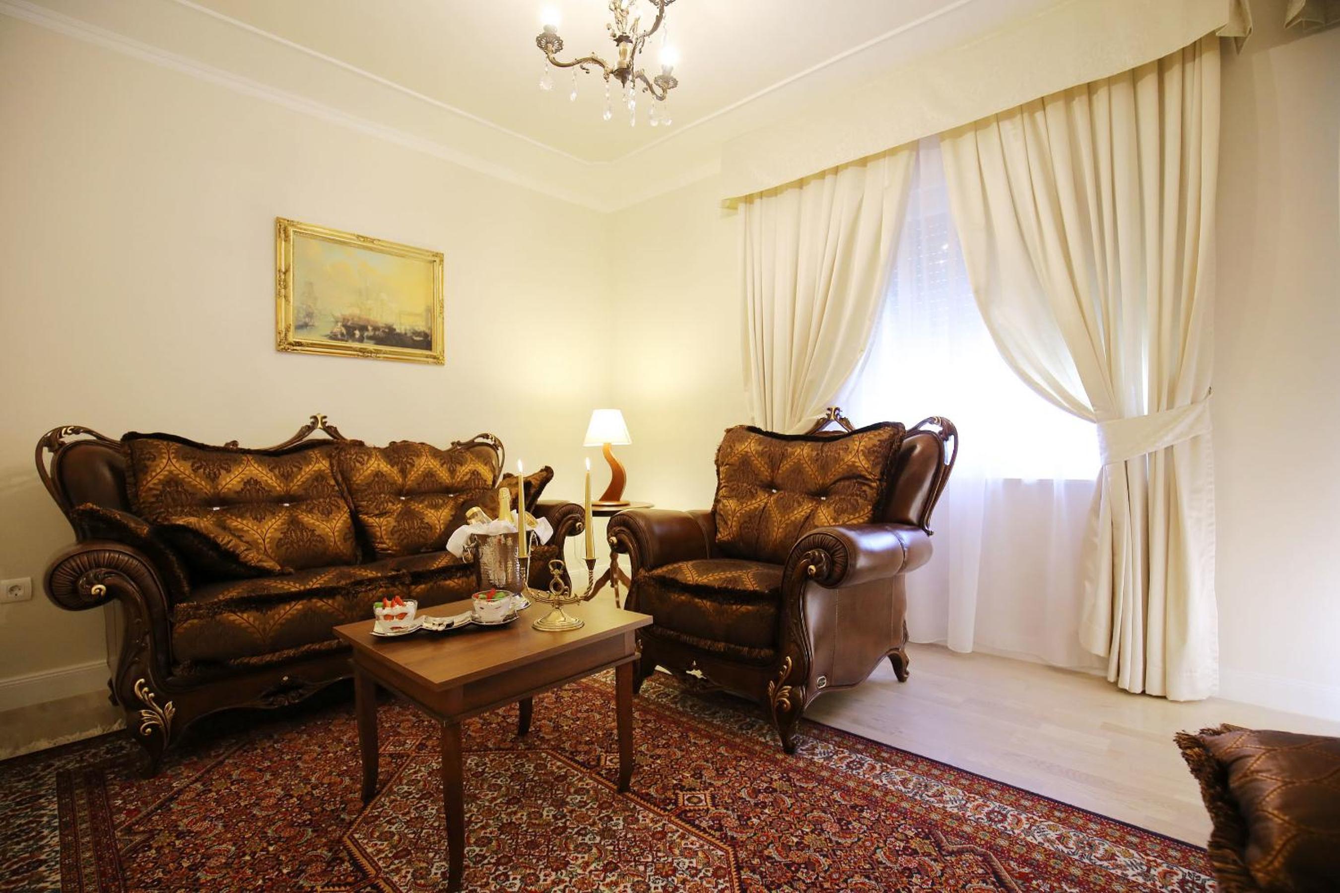 Suite with Balcony and Sea View - Photo 21