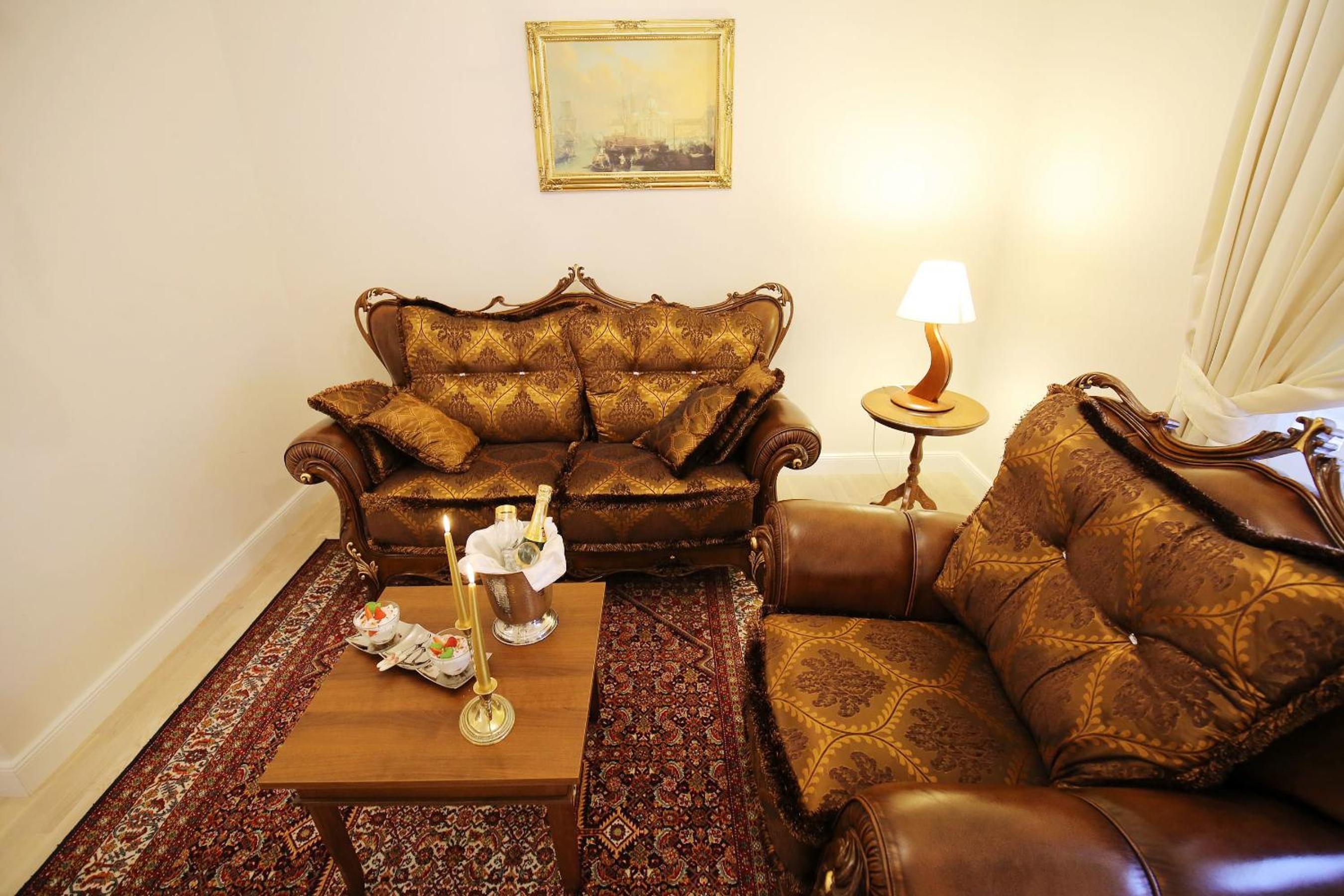 Suite with Balcony and Sea View - Photo 18