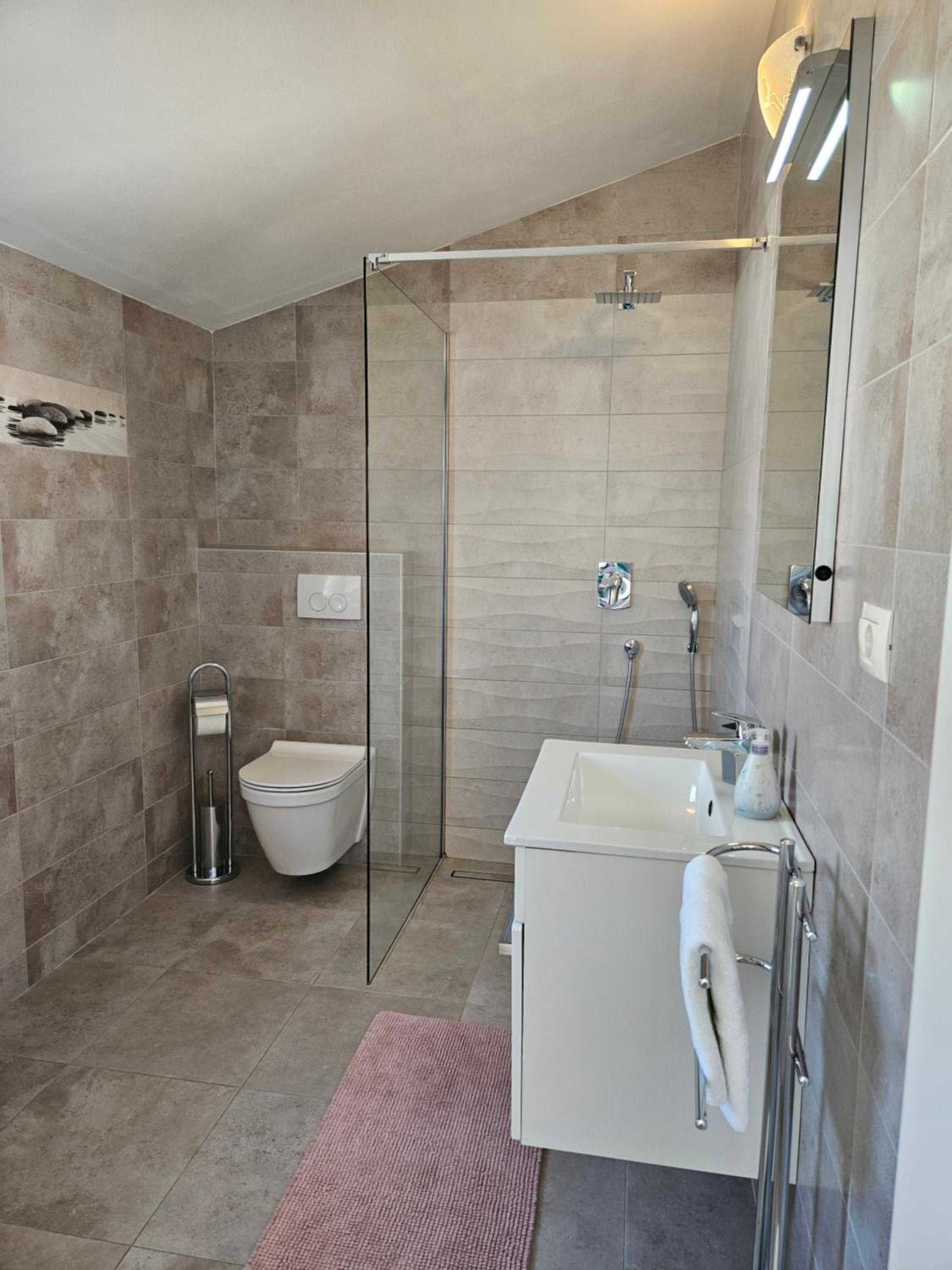 One-Bedroom Apartment - Photo 76