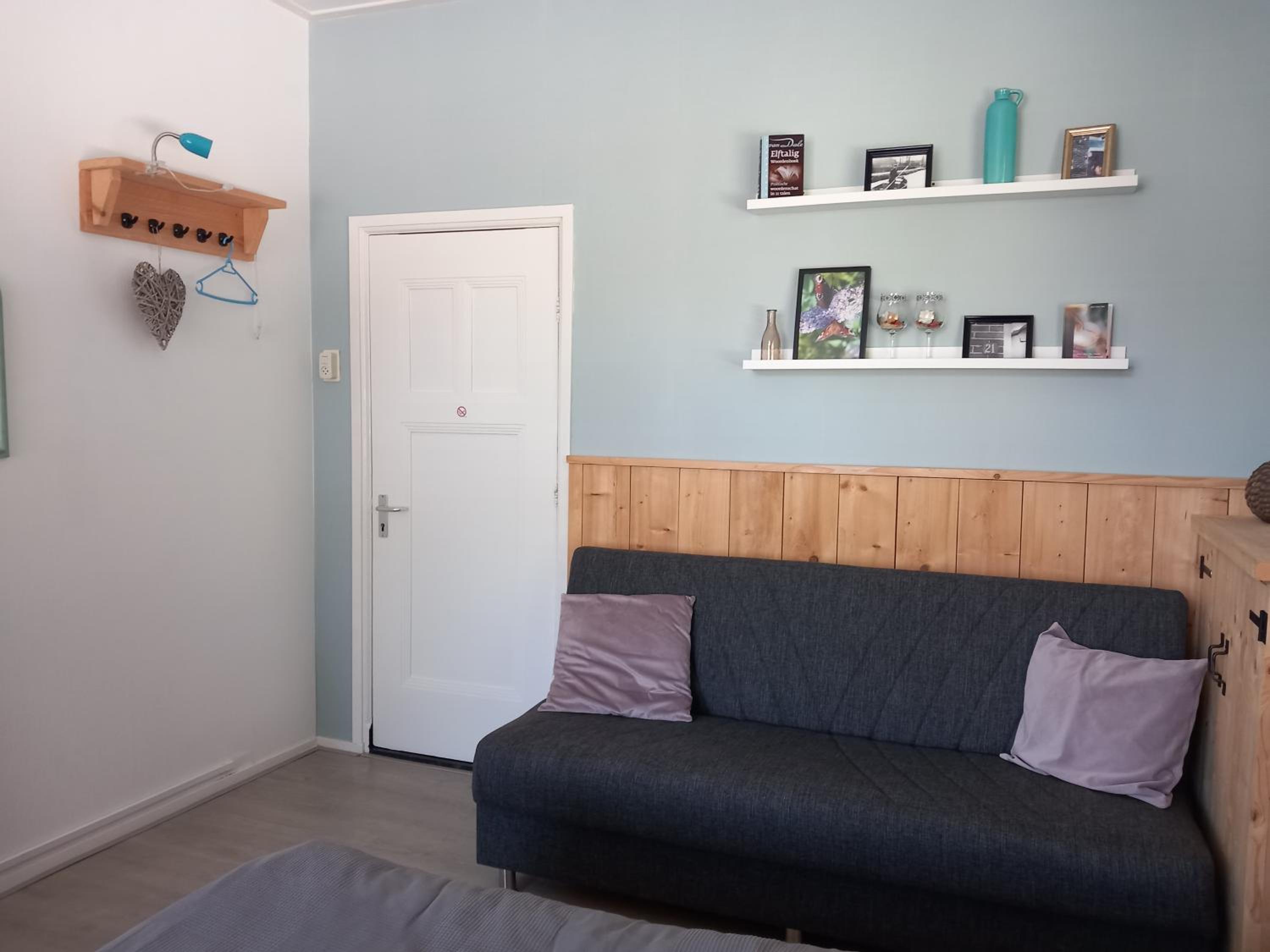 Family Room with Private Bathroom - Photo 7