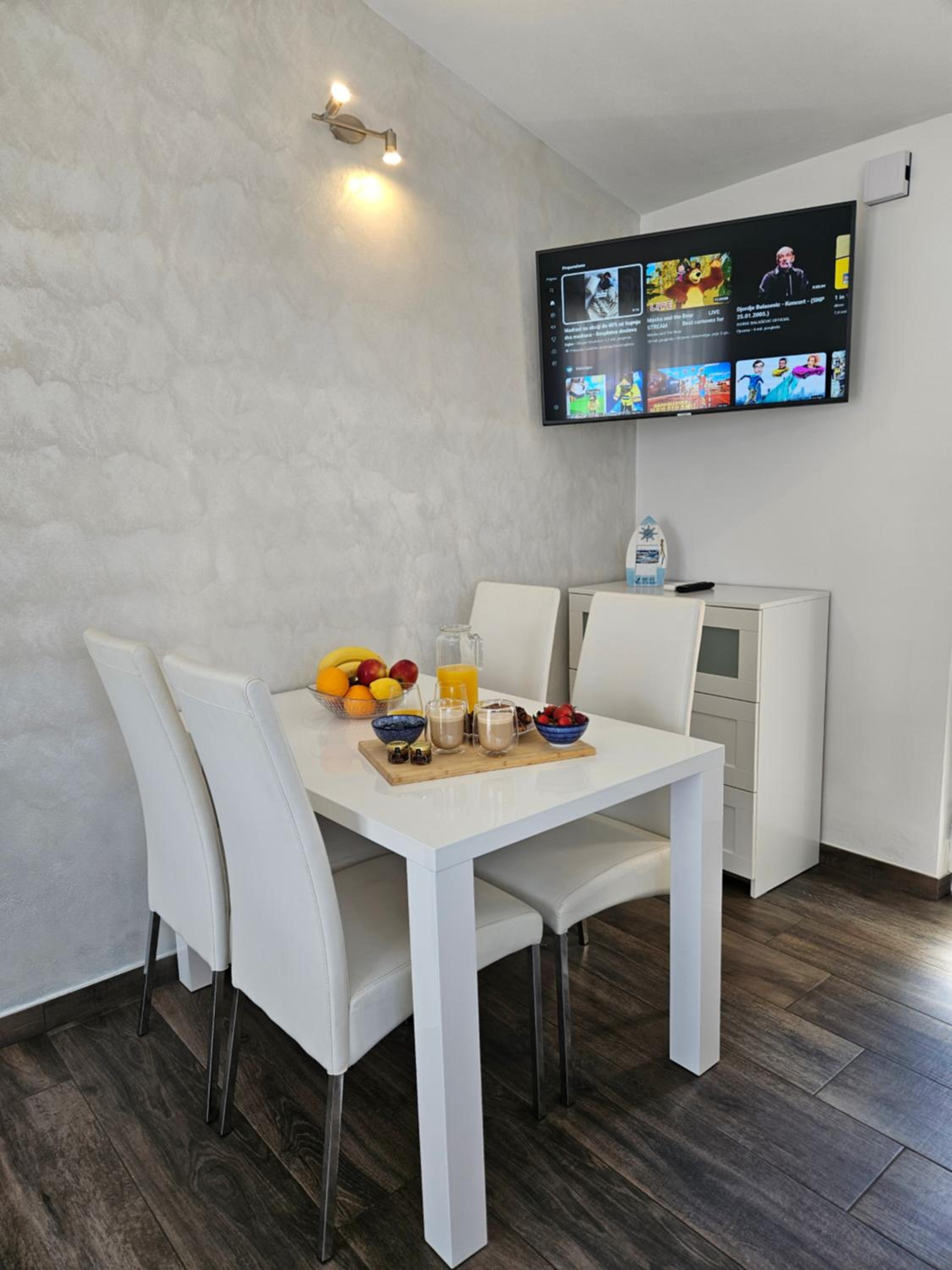 One-Bedroom Apartment - Photo 82
