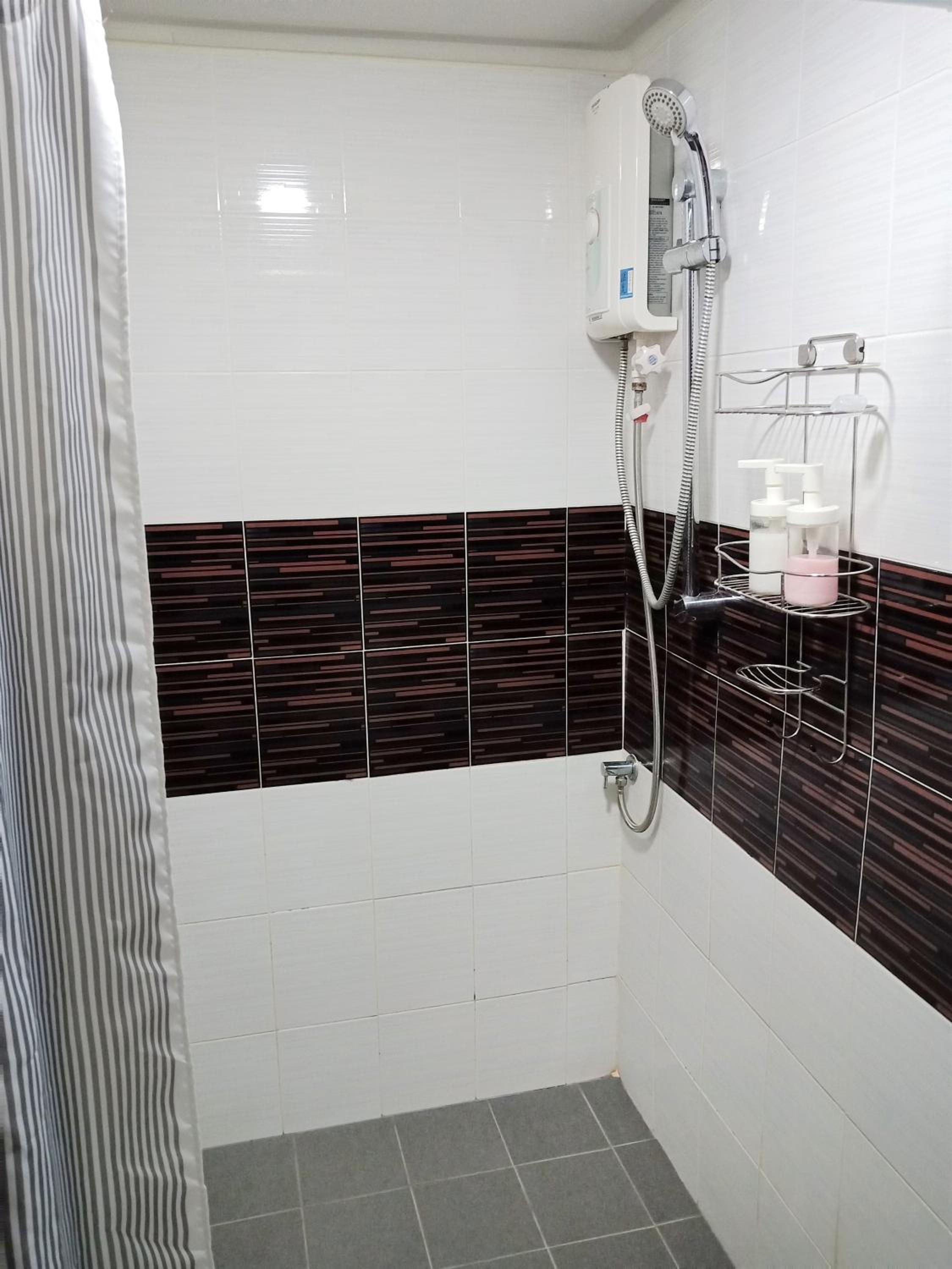 One-Bedroom Apartment - Photo 14