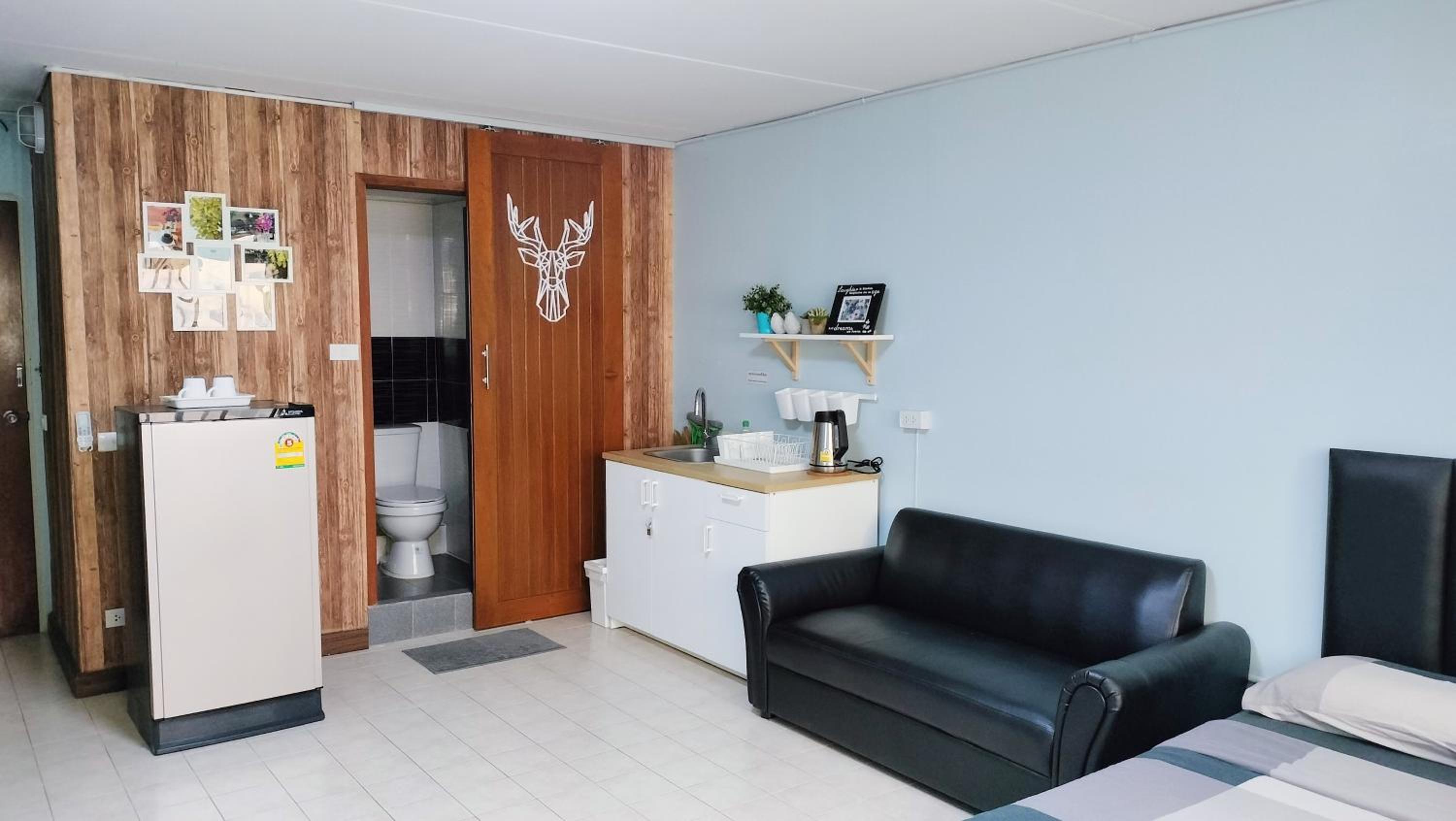 One-Bedroom Apartment - Photo 8