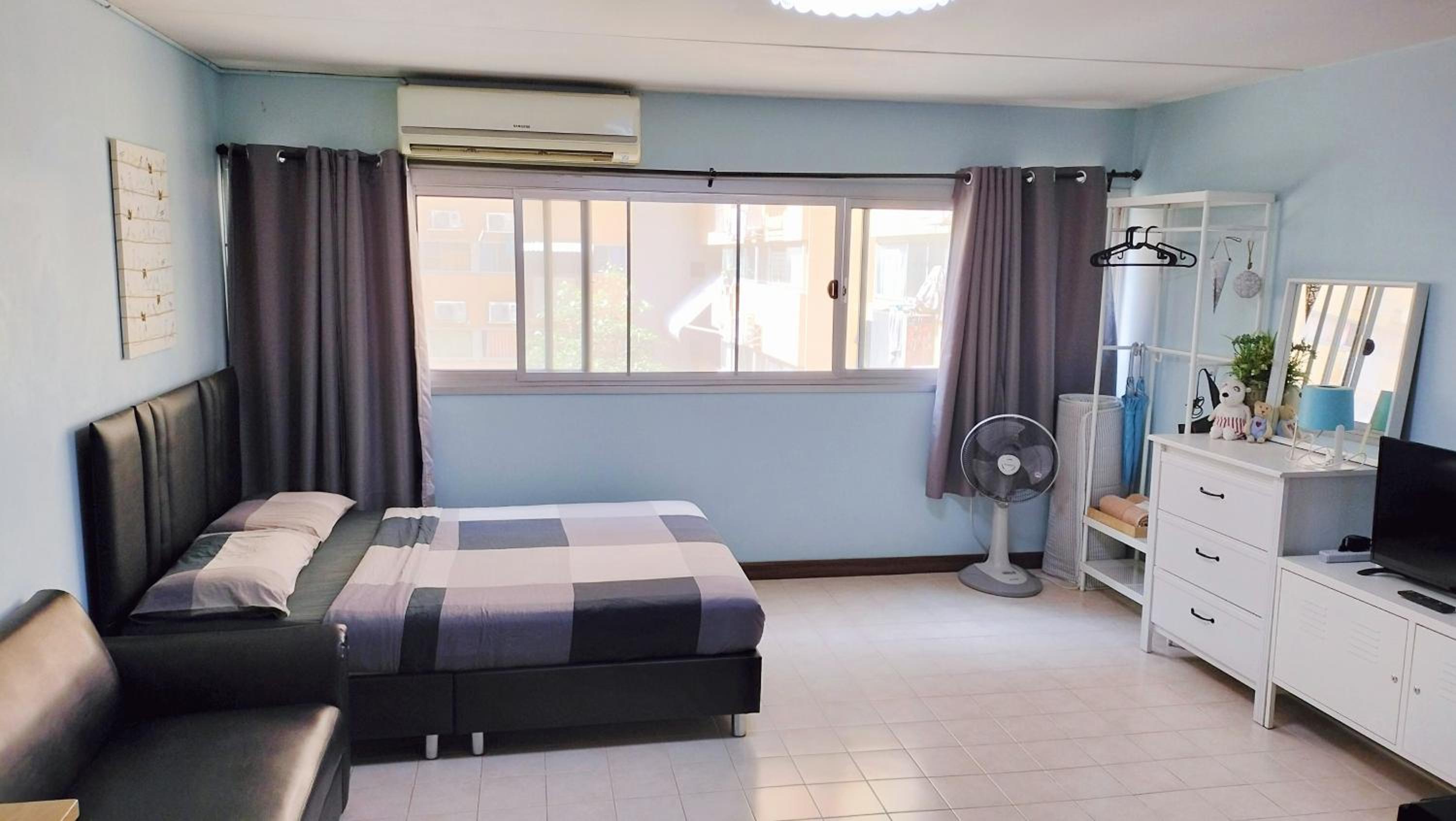 One-Bedroom Apartment - Photo 7