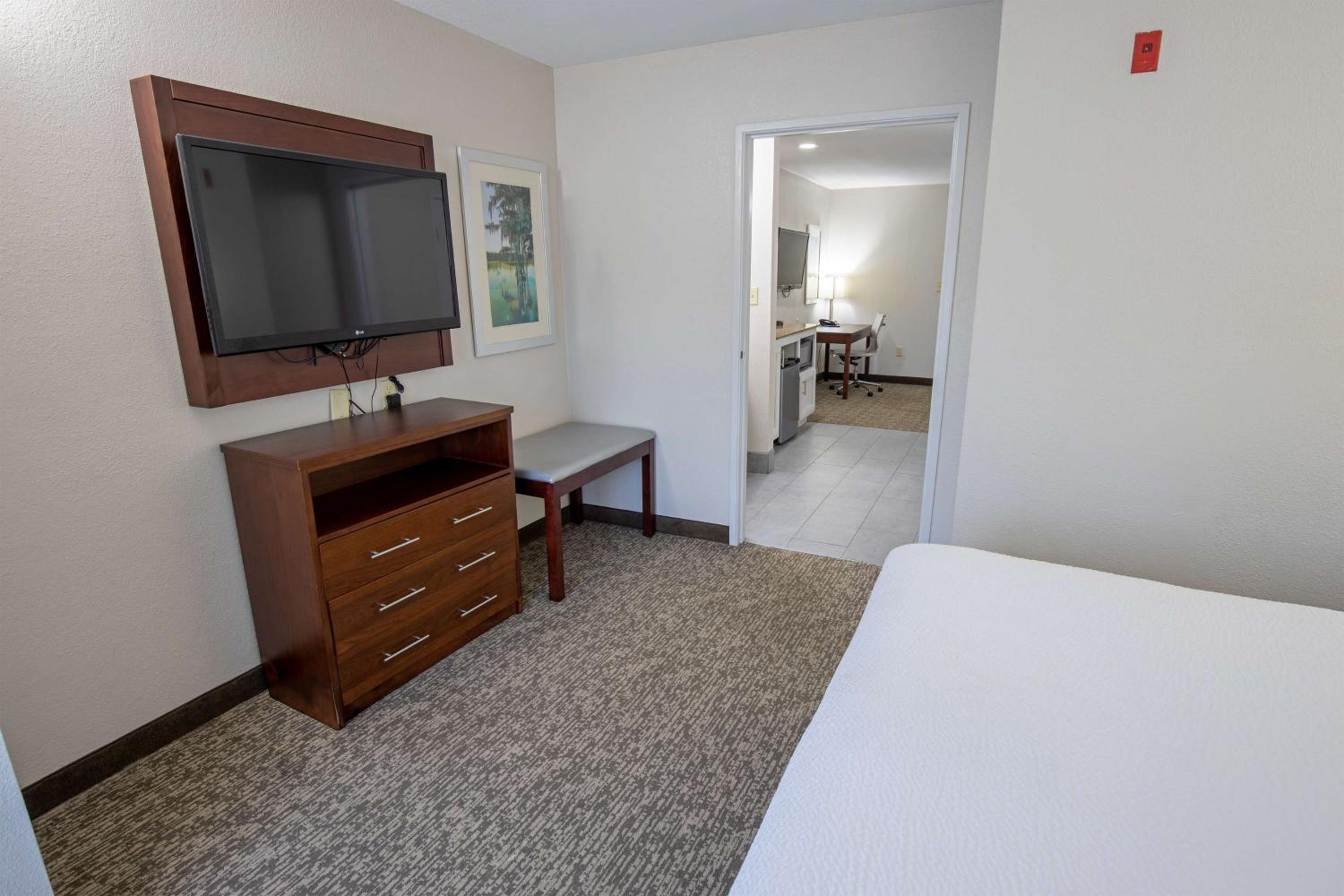One-Bedroom Suite with Two Double Beds