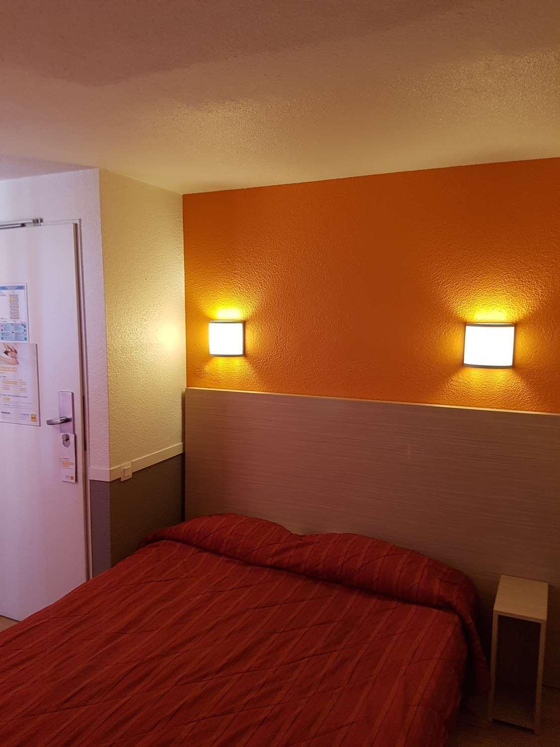 Double Room - Photo 5