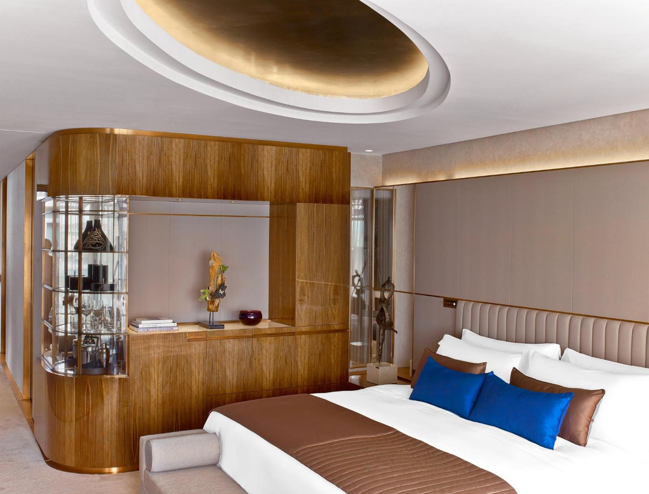 Superior King Room with Abdi Ipekci Street View (St. Regis Butler Service)