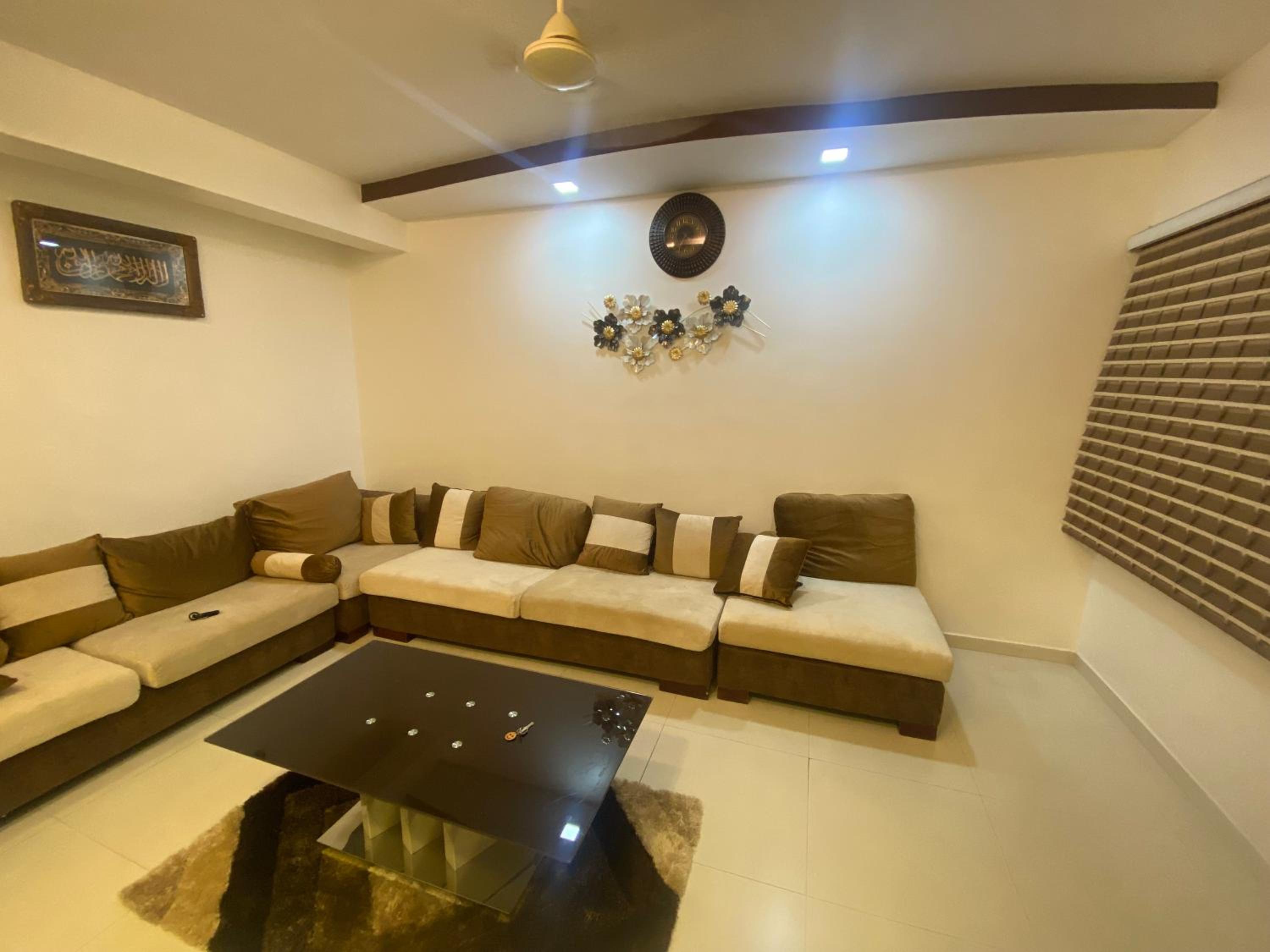 Three-Bedroom Premium Apartment with Balcony photo 3