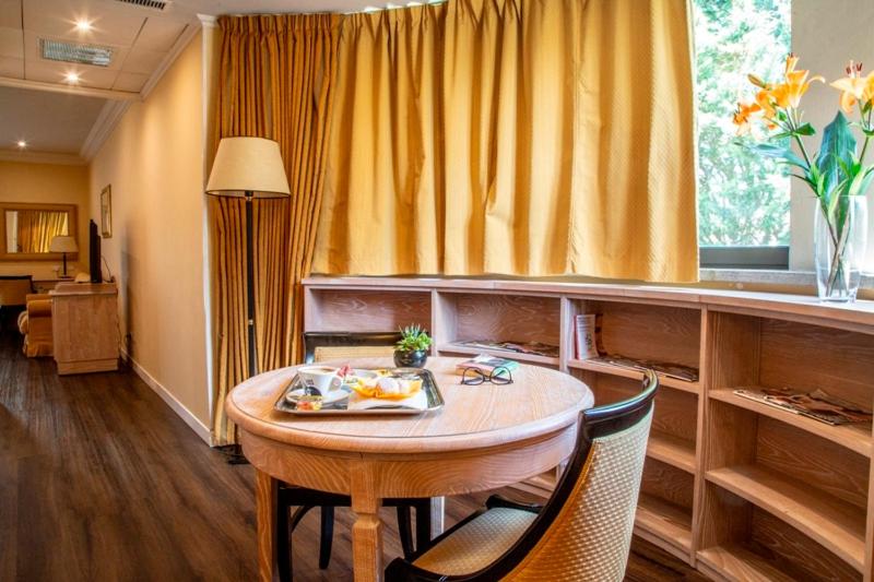 King Suite with Sofa Bed - Photo 3