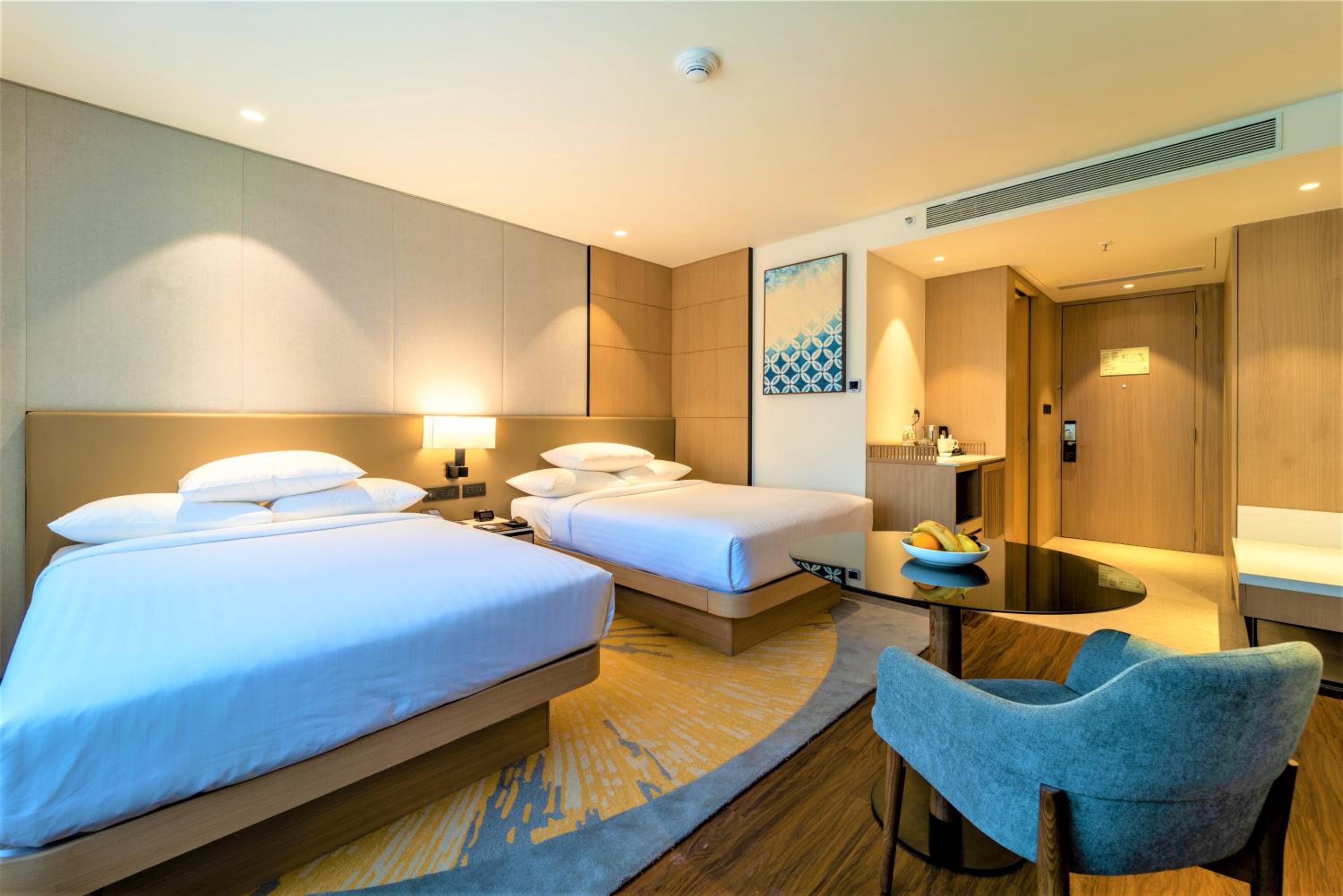 Deluxe Twin Room with City View - 20% Discount on F&B and Laundry Service - Photo 1