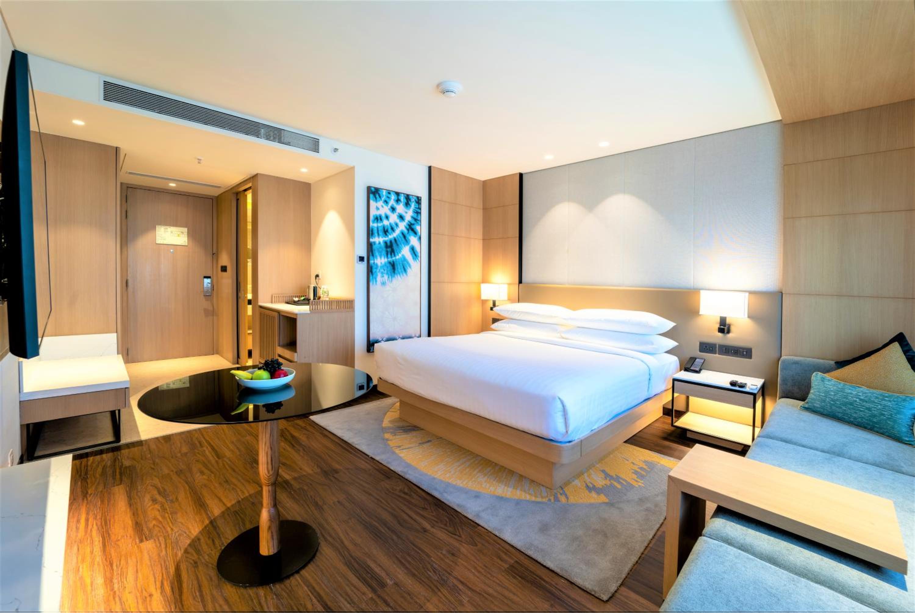 Deluxe King Room with City View - 20% Discount on F&B and Laundry Service - Photo 1