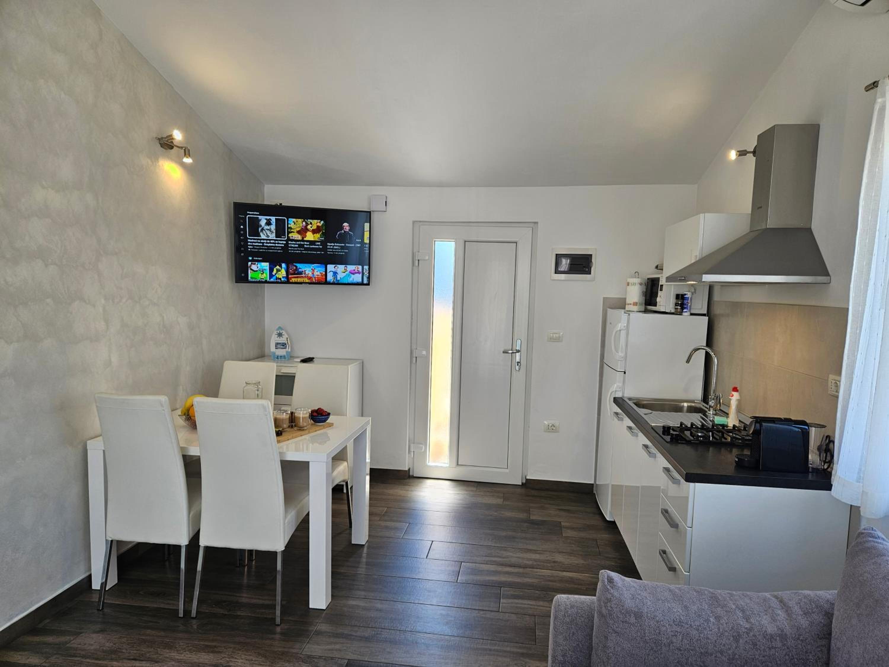 One-Bedroom Apartment - Photo 81