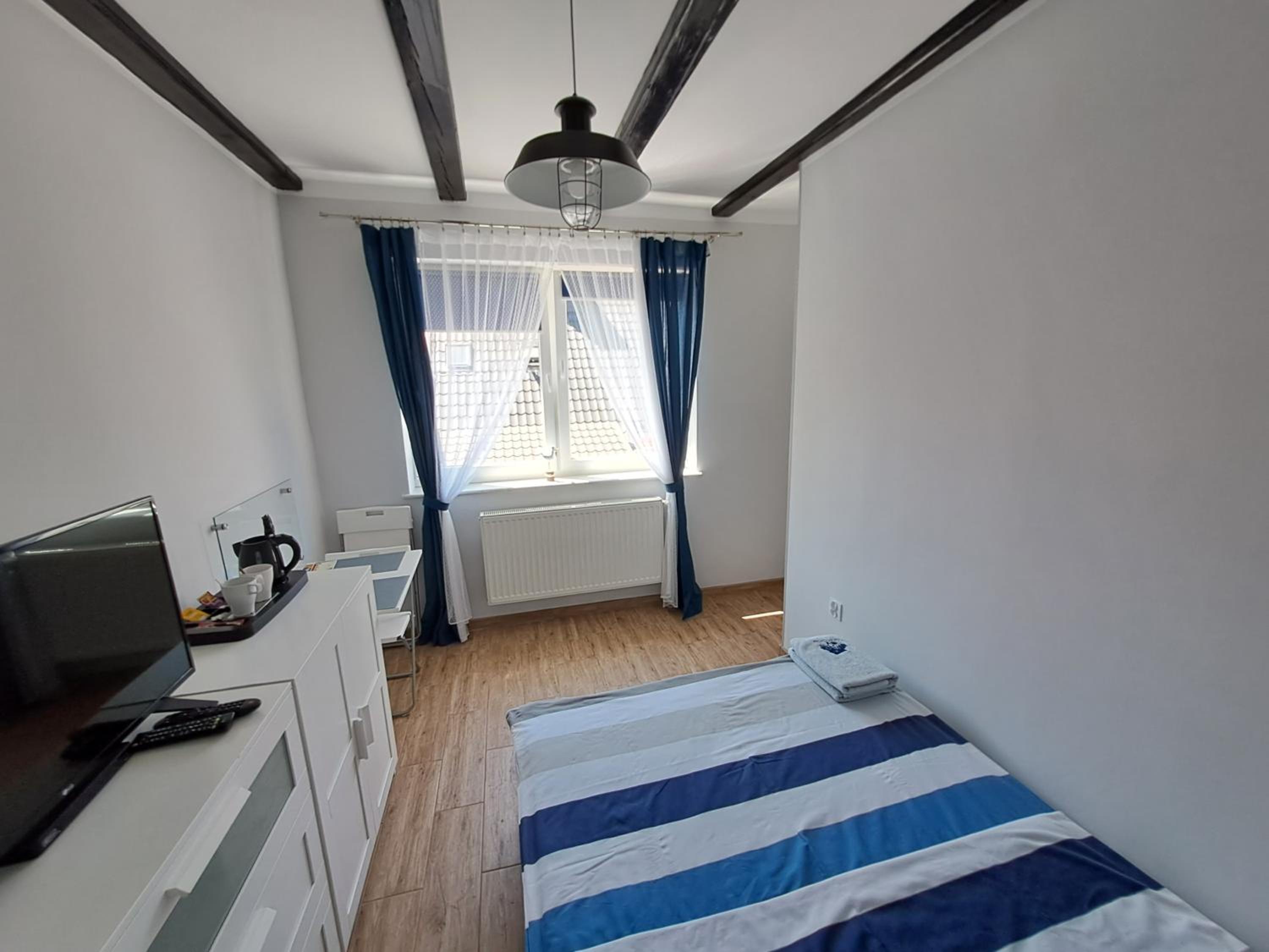 Double Room with Private Bathroom - Photo 4