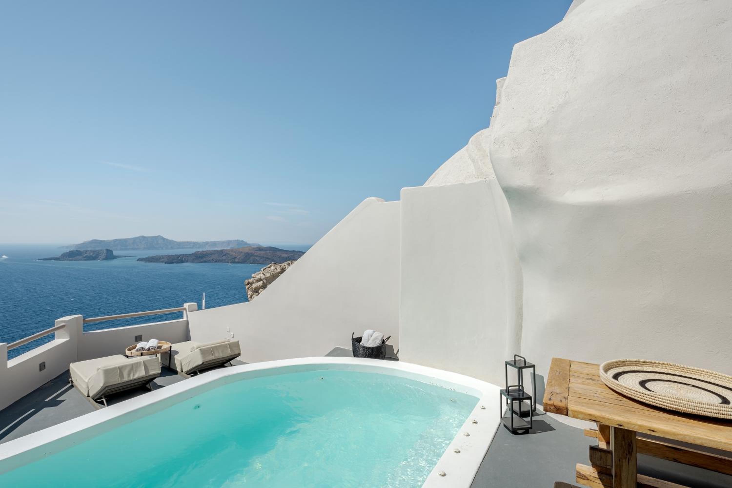 Suite with Private Pool - Photo 16