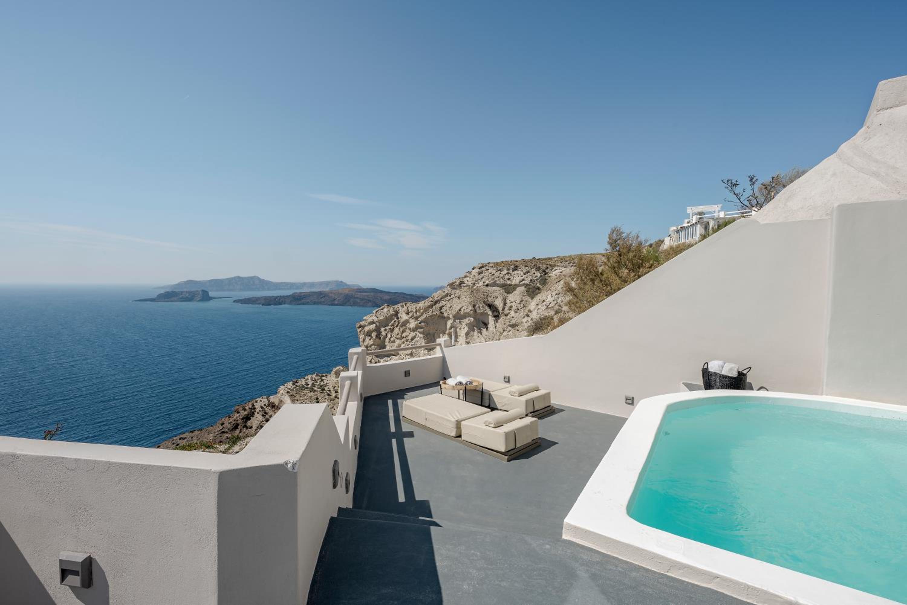 Suite with Private Pool - Photo 18