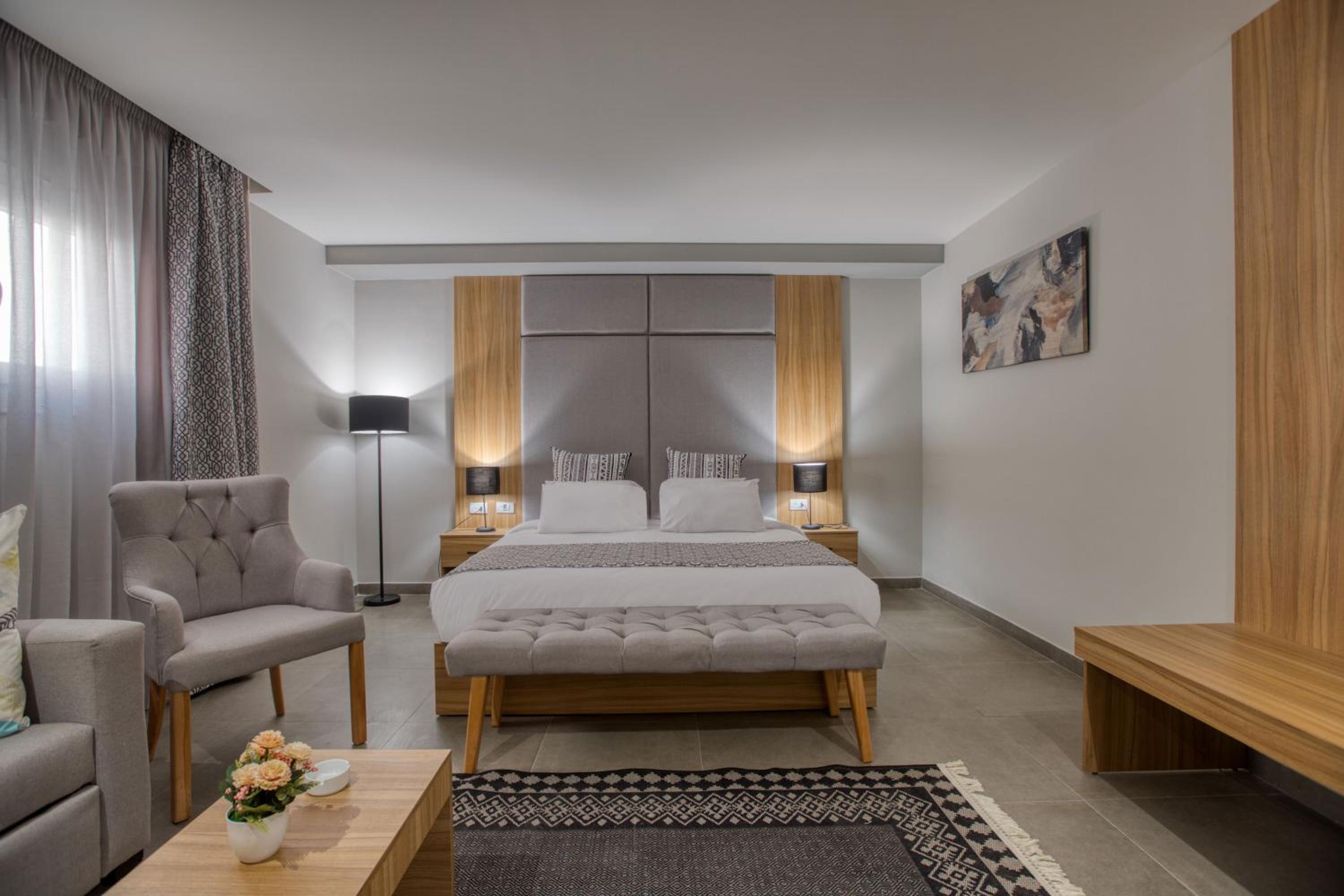 Deluxe King Room