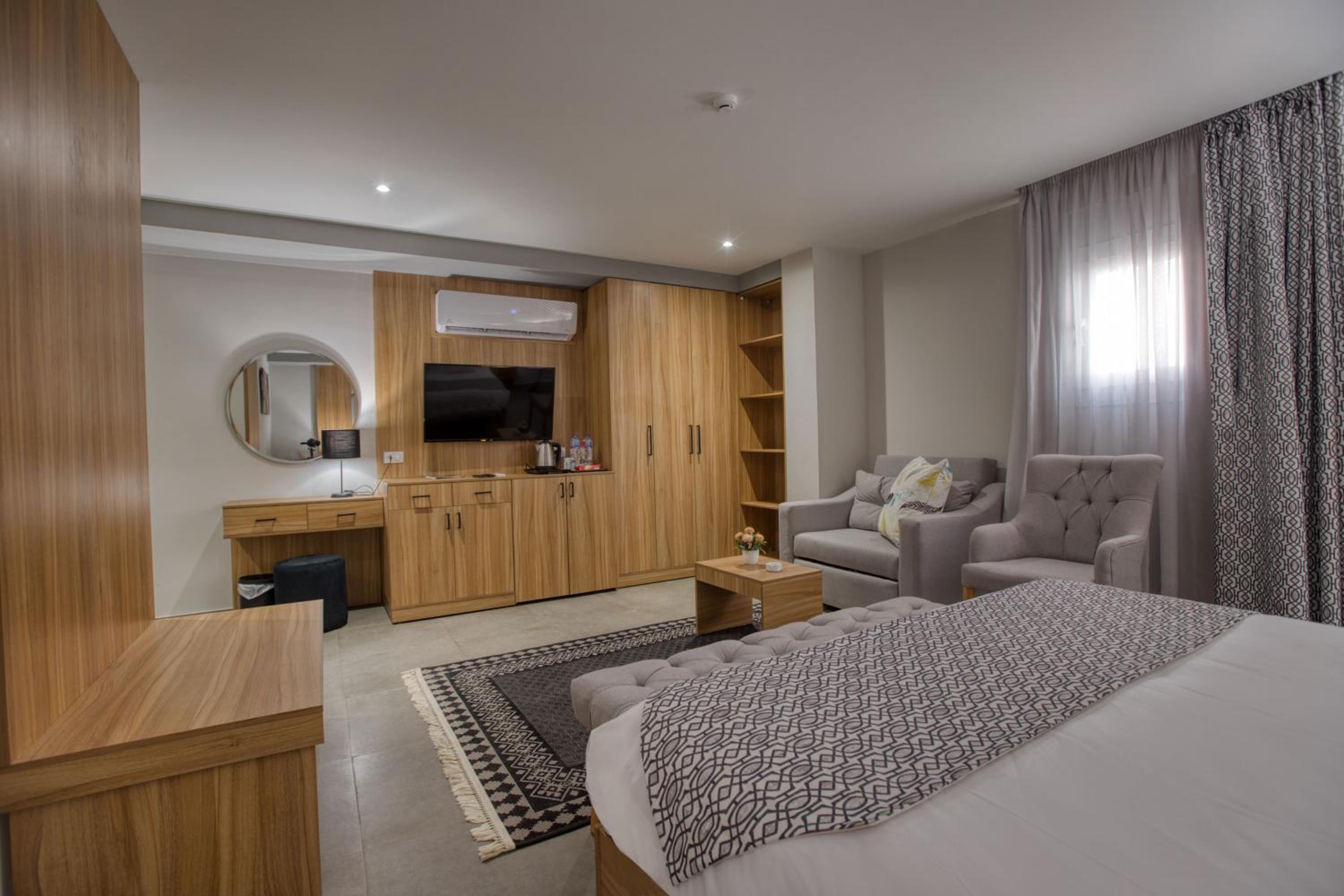 Deluxe King Room