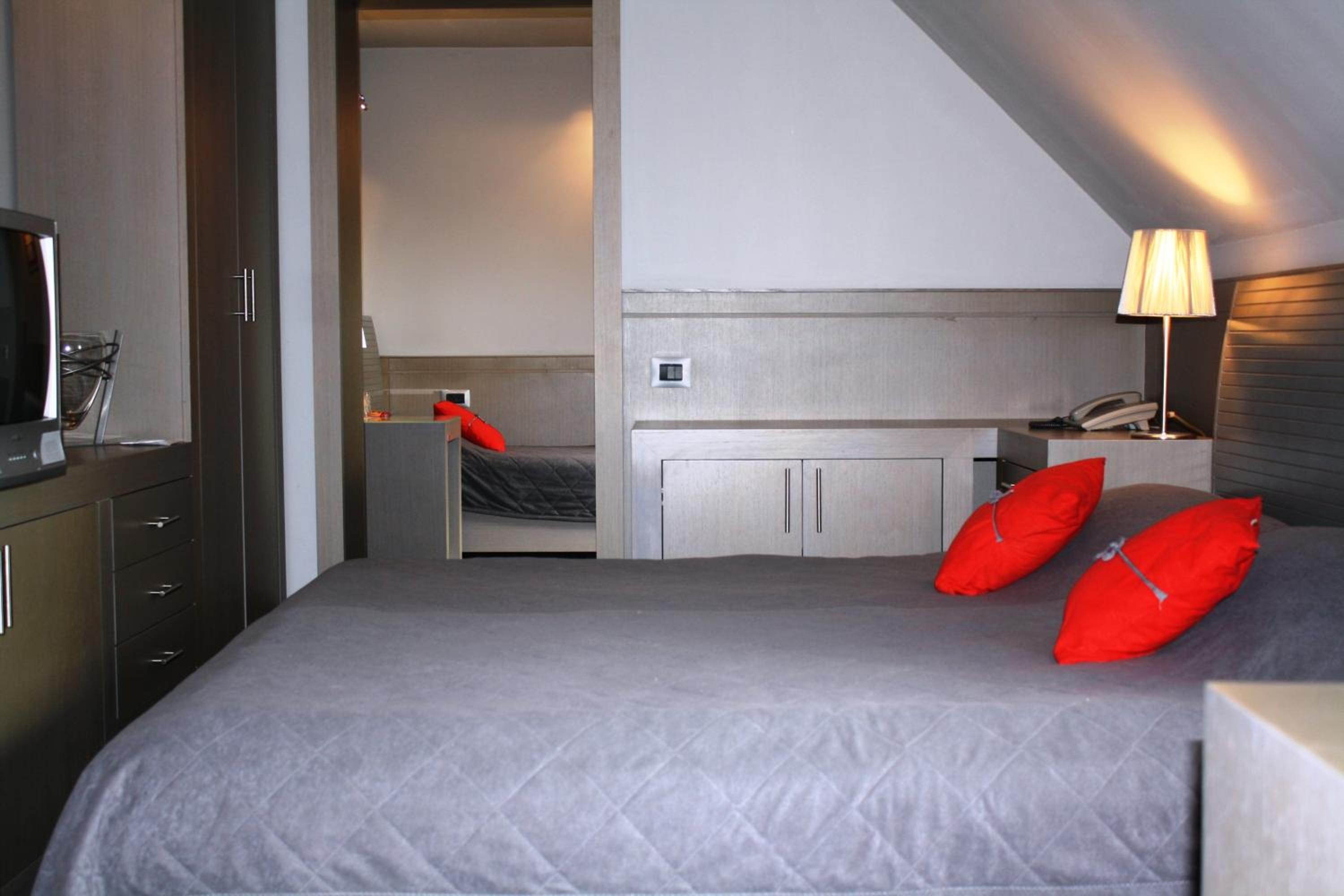 Suite with River View - Photo 12
