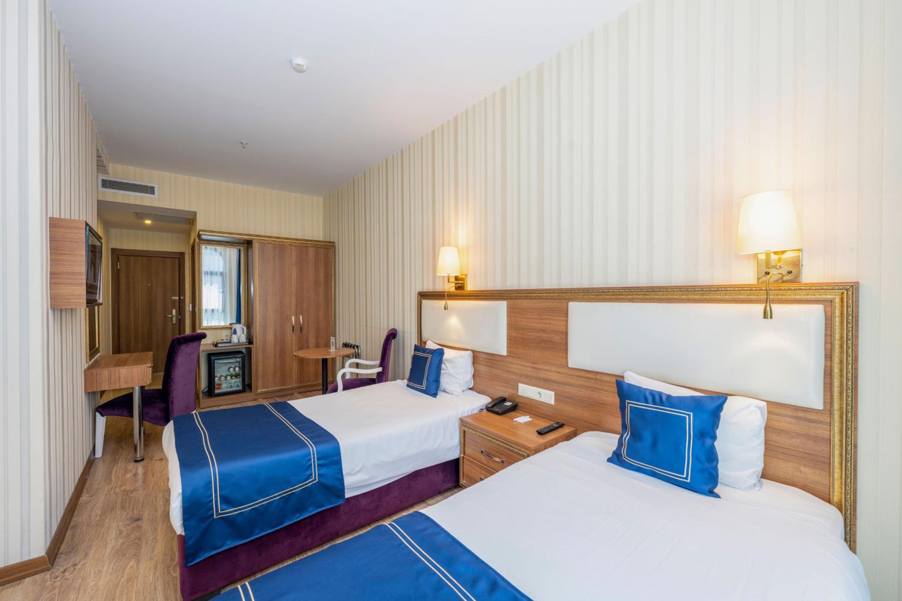 Double or Twin Room photo 1