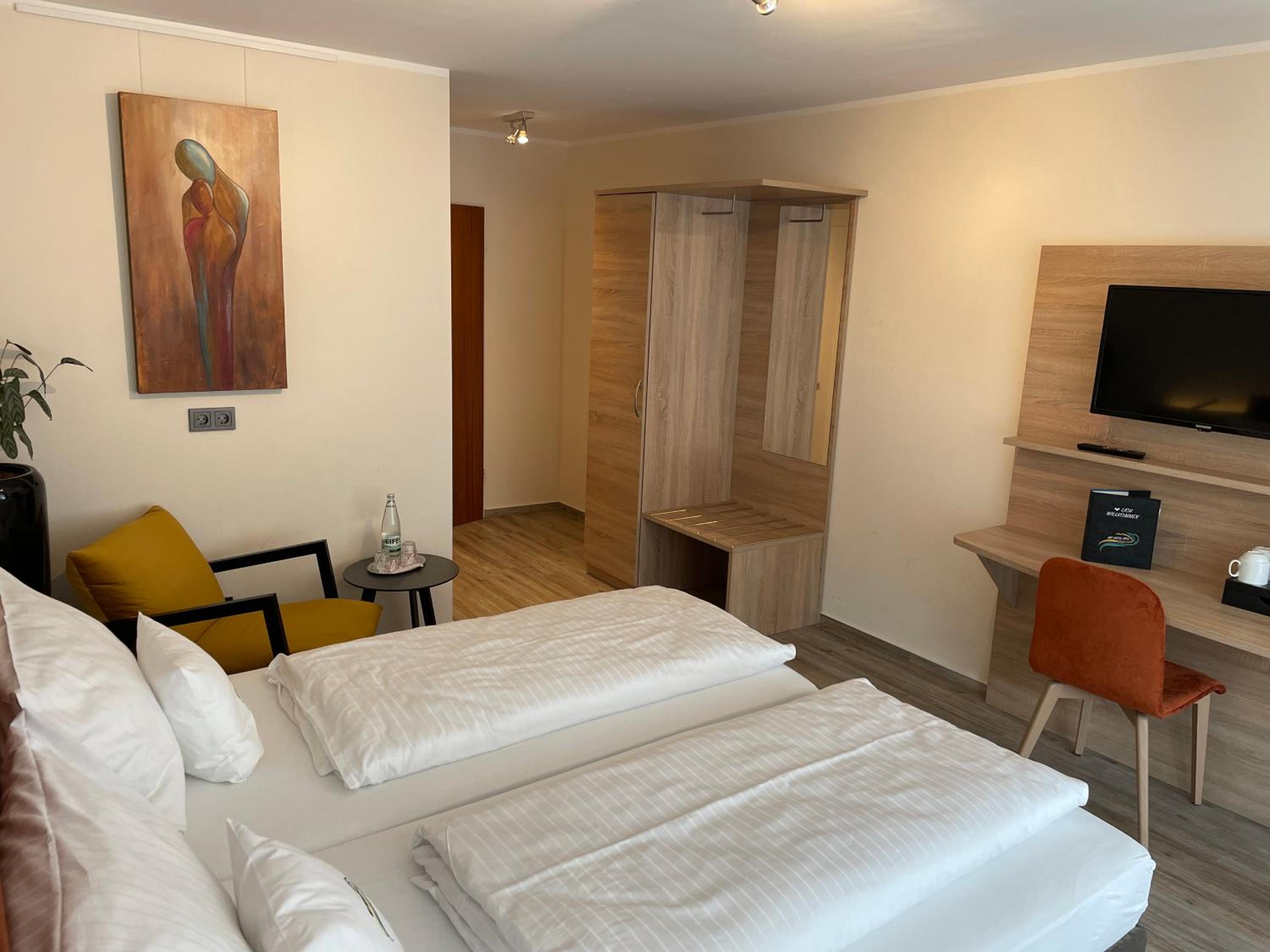 Double Room with Balcony photo 3