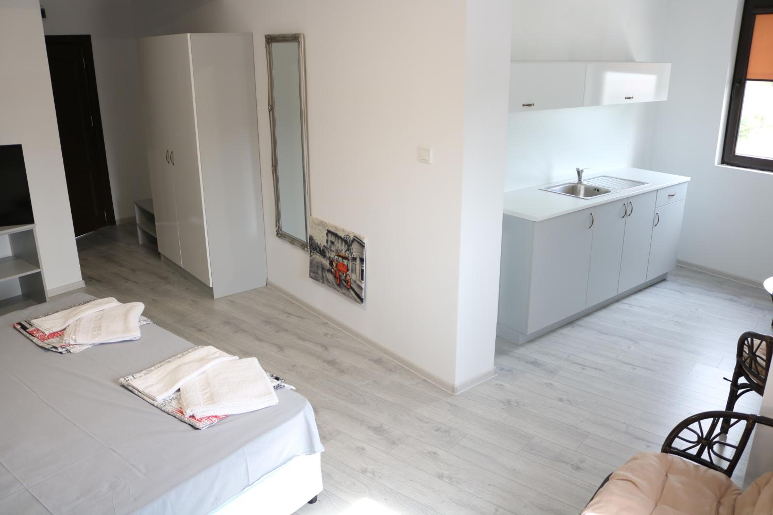 Double Room with Private Bathroom photo 3