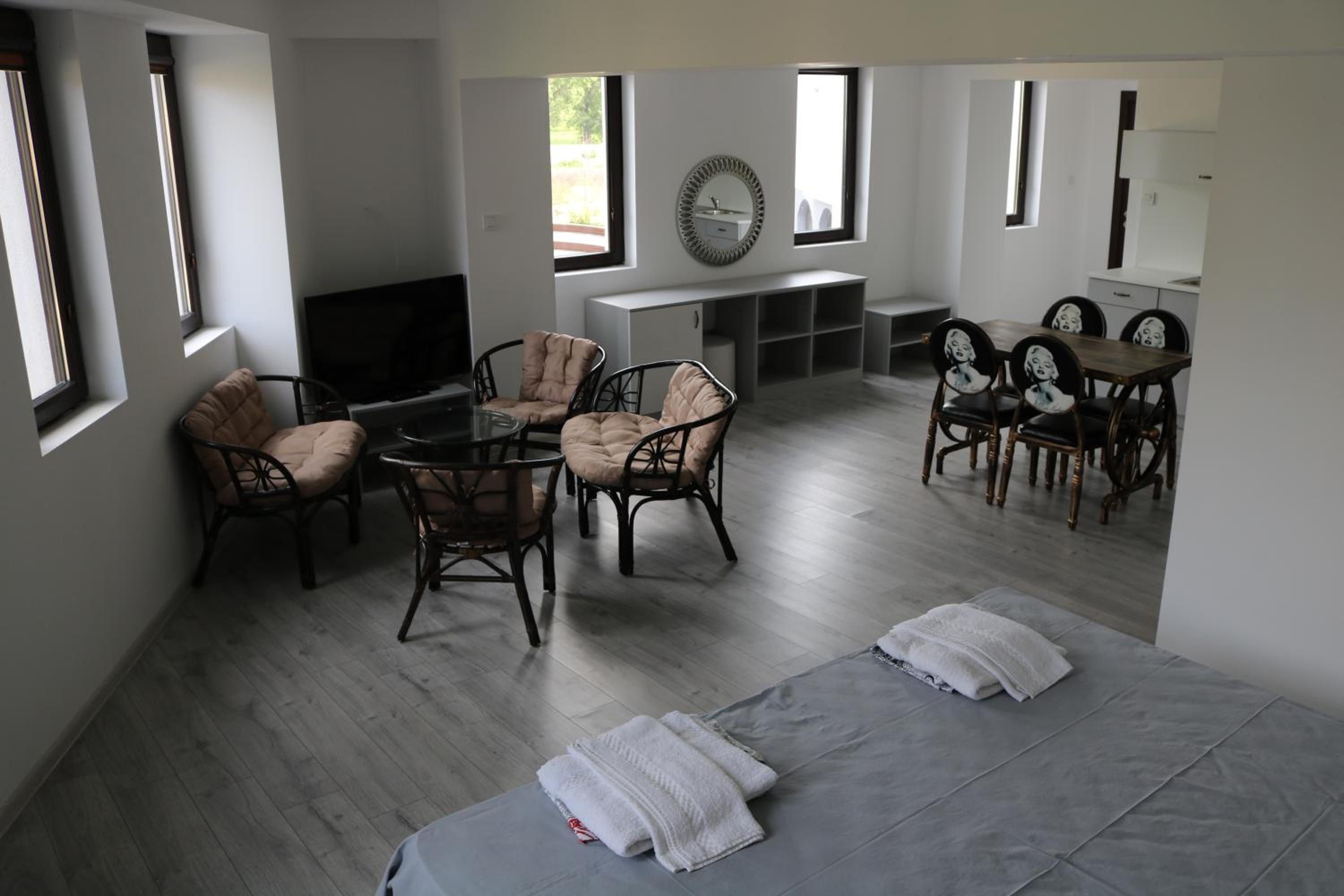 Deluxe Family Apartment photo 1