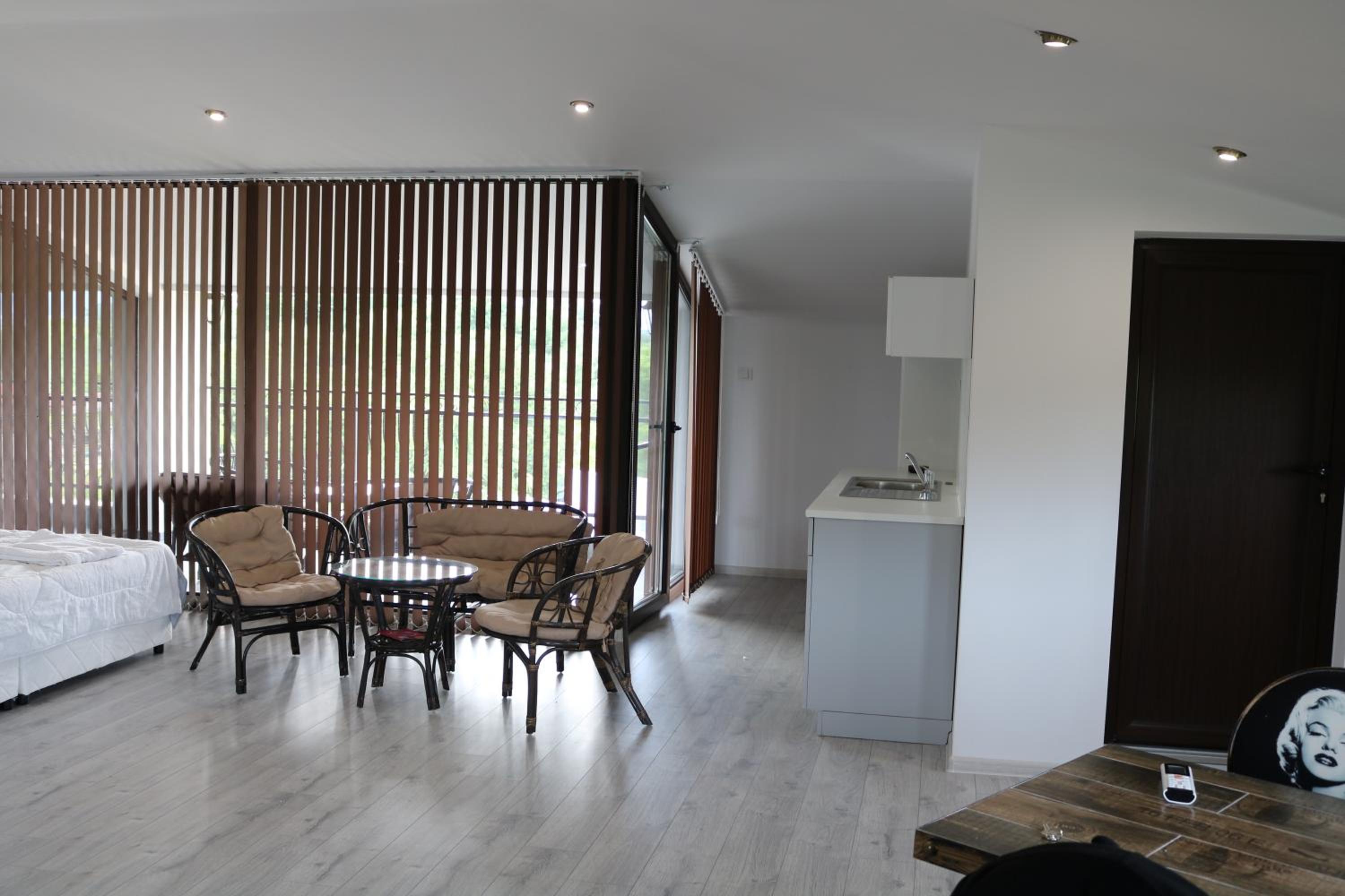 Studio with Spa Bath photo 3