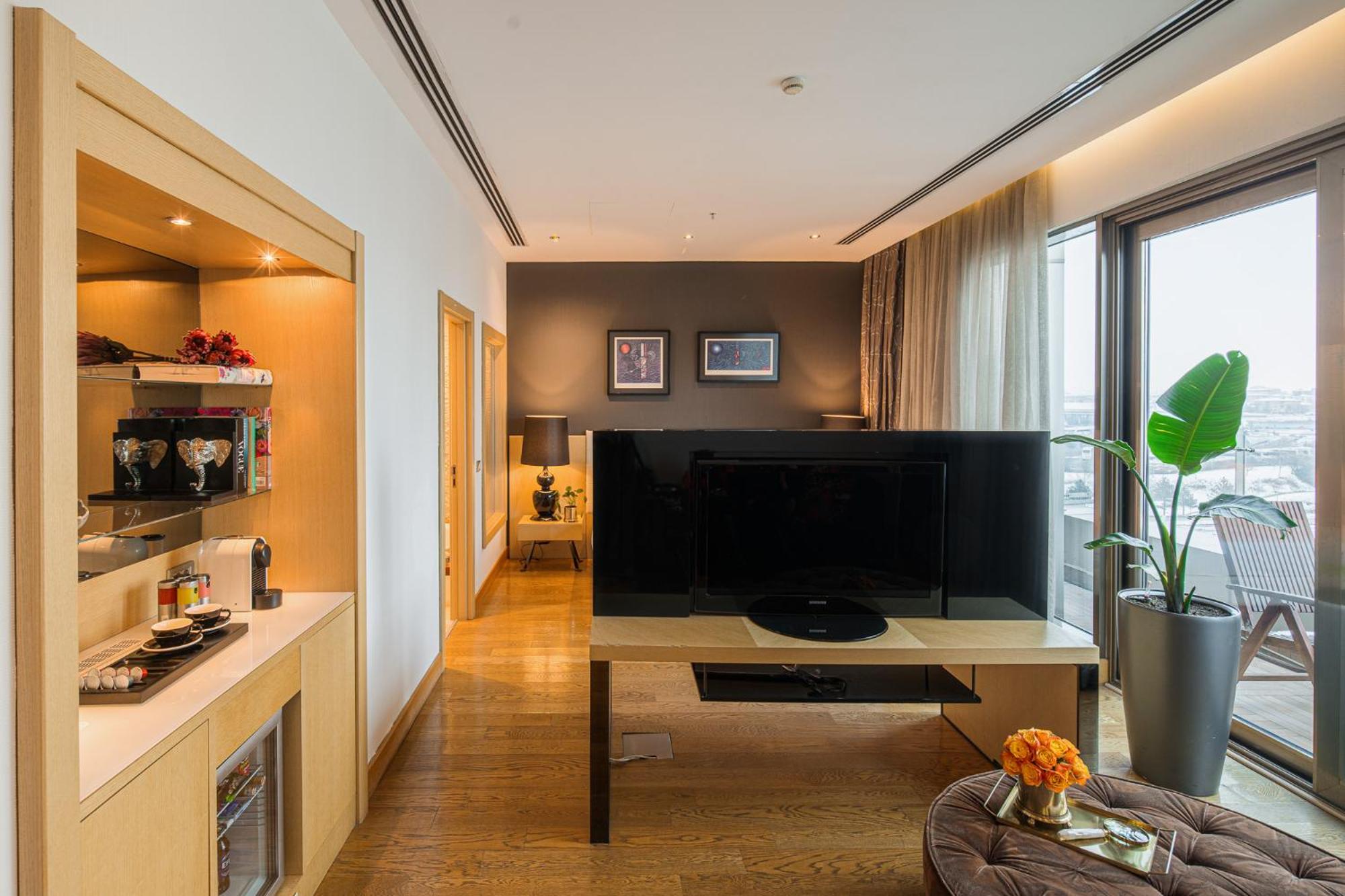 King Suite with Terrace - Photo 1