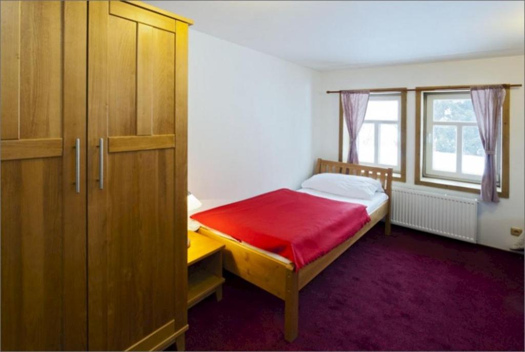 Comfort Triple Room with Shower photo 2