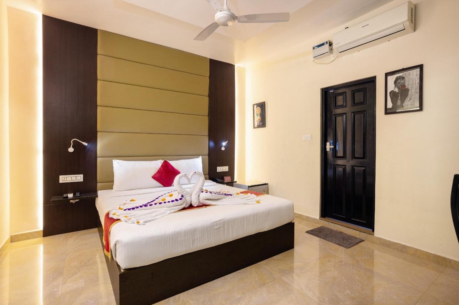 Deluxe Room - Photo 5