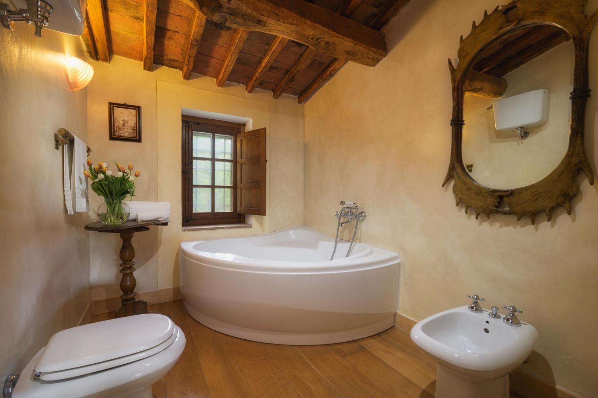 Five-Bedroom Villa photo 3