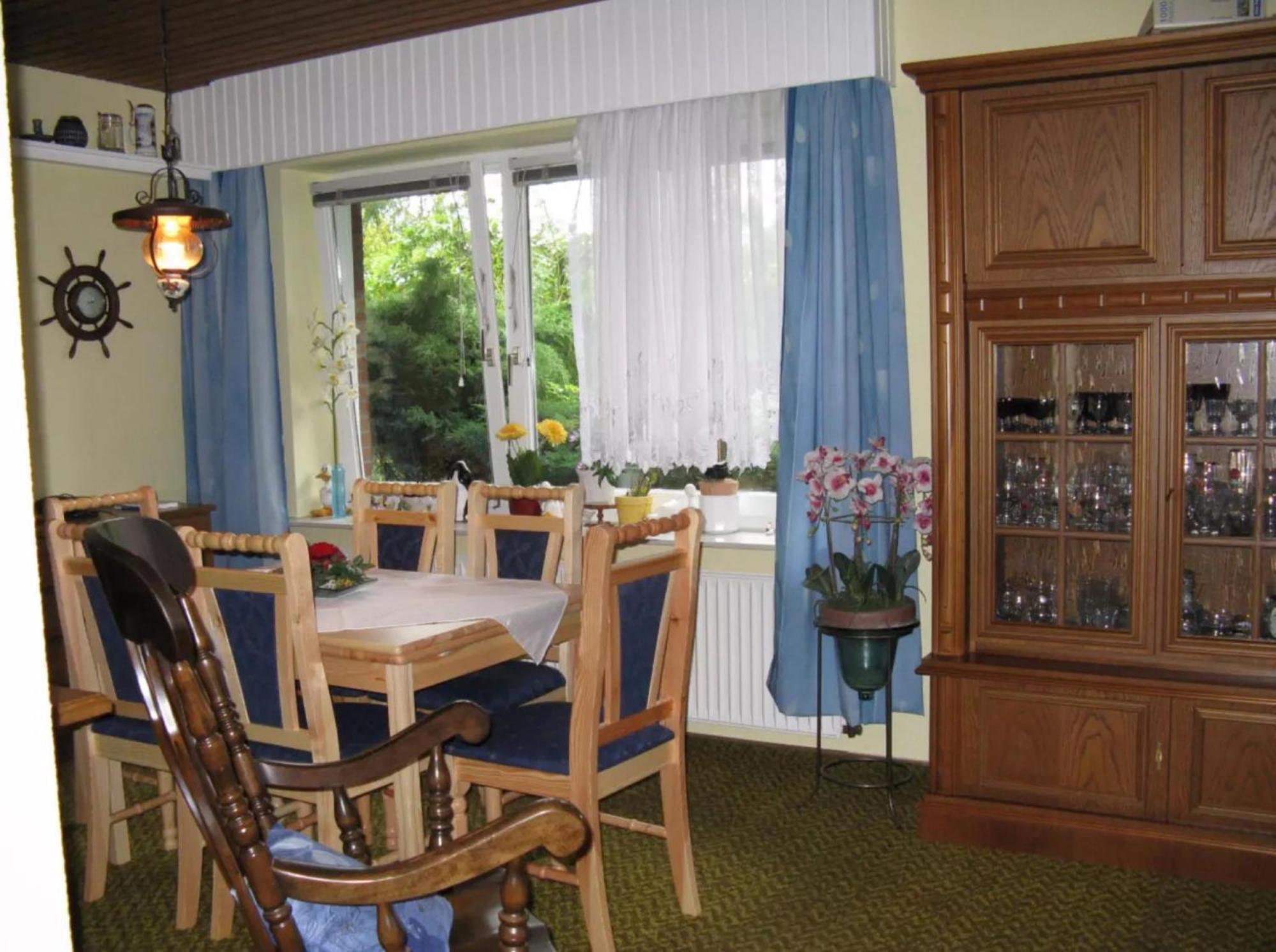 Three-Bedroom House photo 3