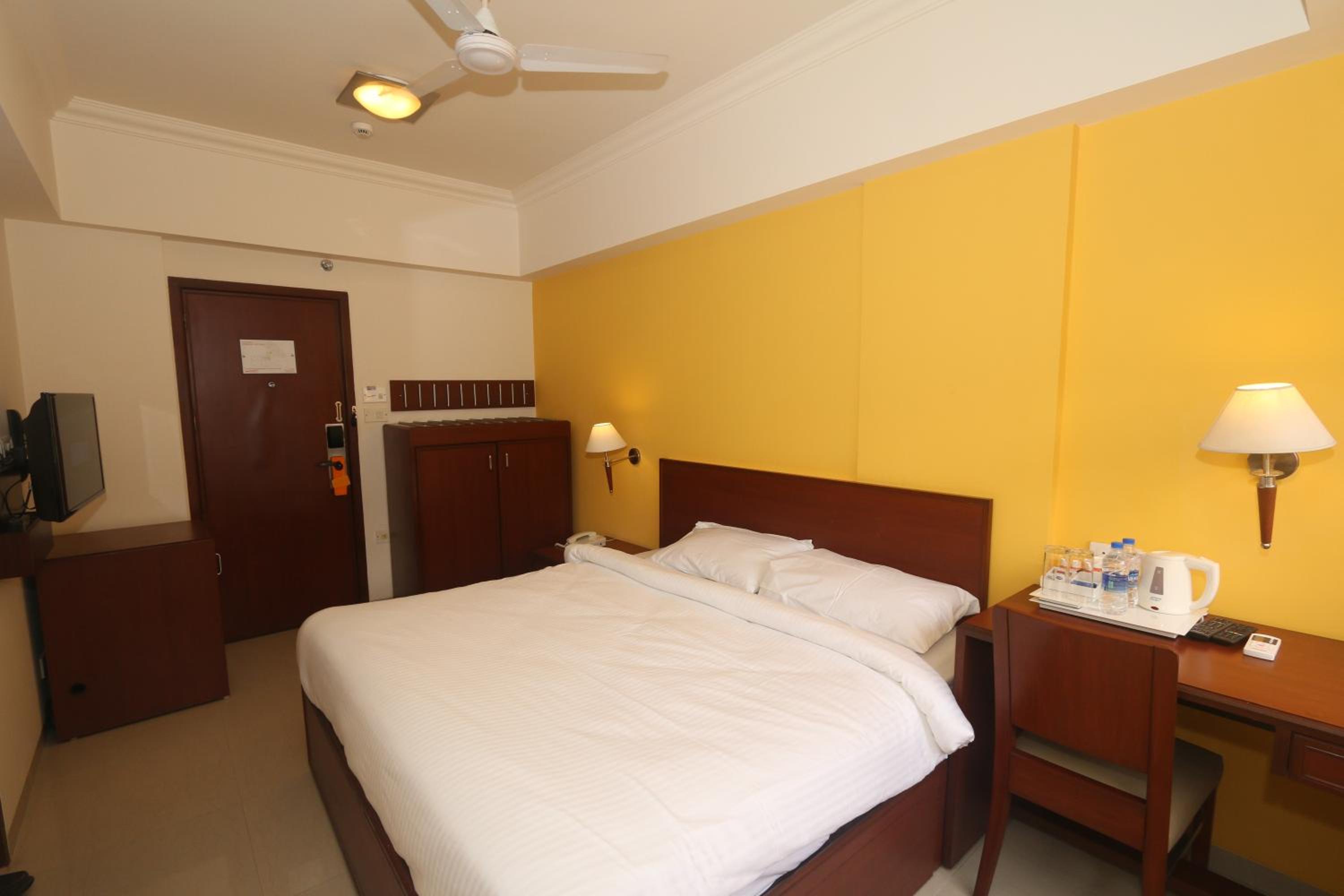 Queen Room photo 3